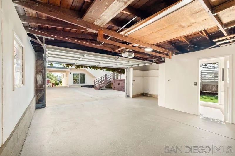https://cdn.realtyfeed.com/cdn/127/250042248/451547ee4eeb0fe02930a1ef32d80776.webp