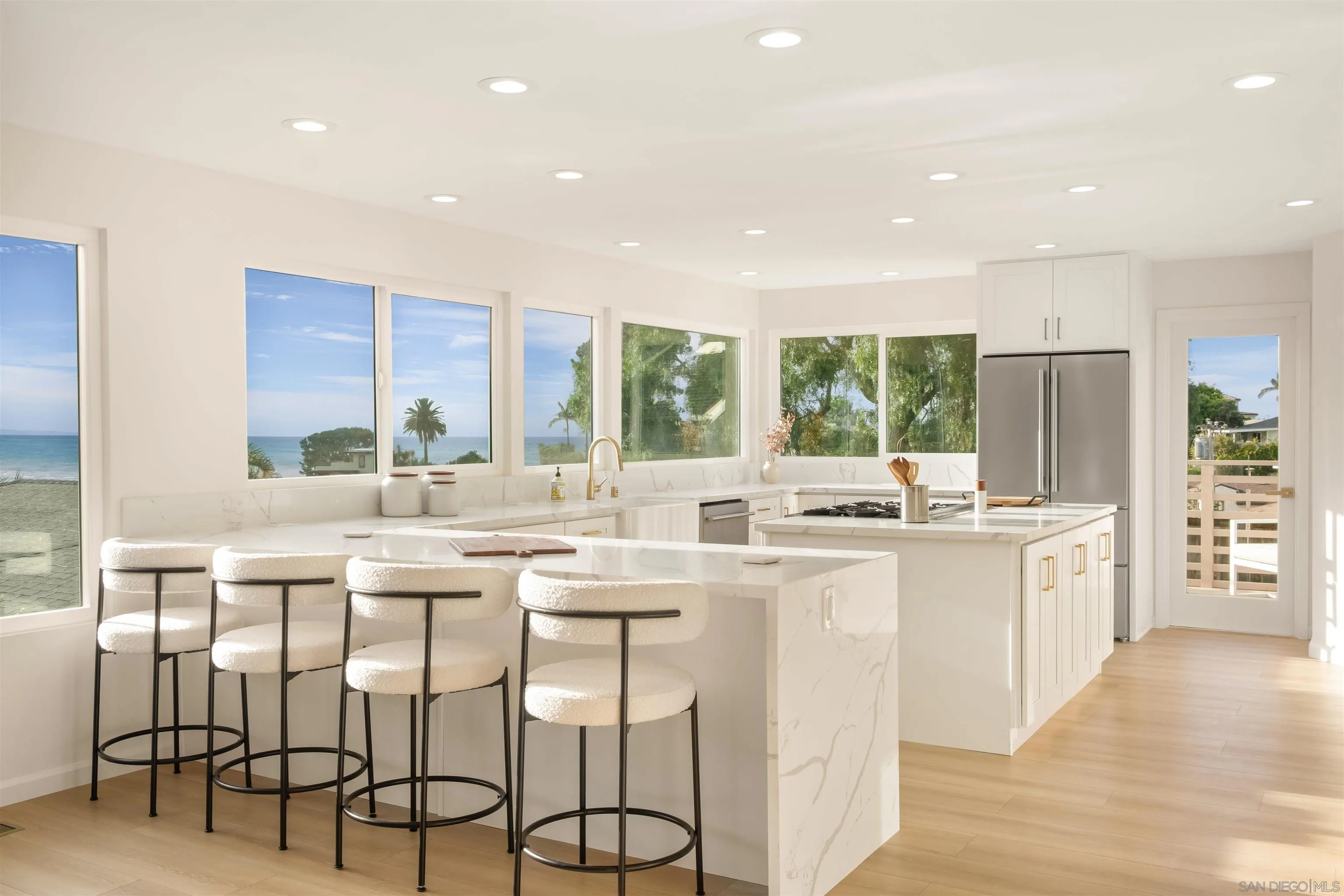 https://cdn.realtyfeed.com/cdn/127/250042248/575a146afb3e50b7e2c183160b0cea1e.webp