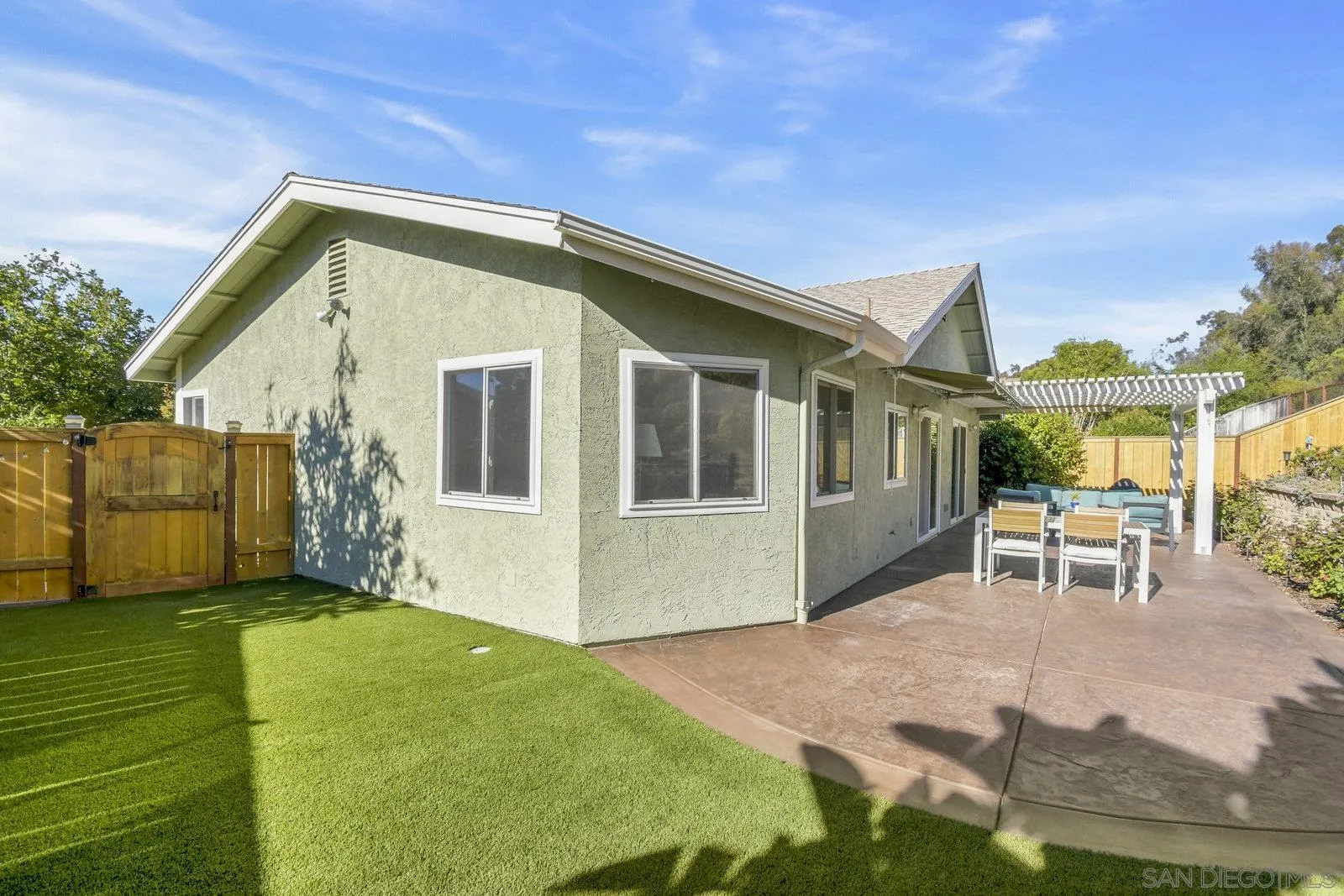 https://cdn.realtyfeed.com/cdn/127/250042250/f6885707b7d6c7413a709b56325b94ce.webp