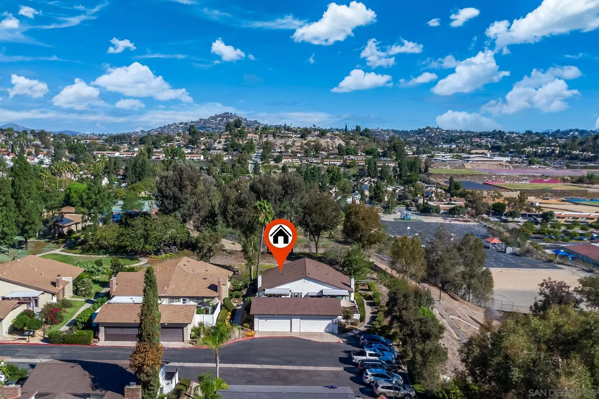 https://cdn.realtyfeed.com/cdn/127/250042252/15291cb3c003eaf5edf8eb1a13aeffa7.webp