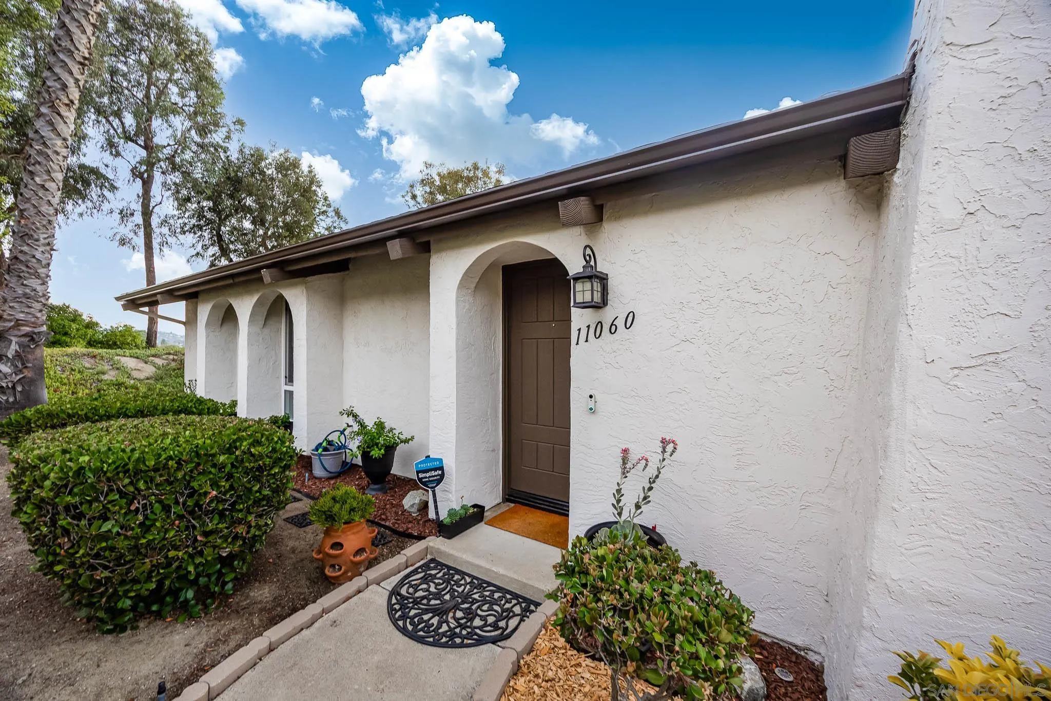 https://cdn.realtyfeed.com/cdn/127/250042252/b40d2ffa8ab3d48953da36a8f7974012.webp