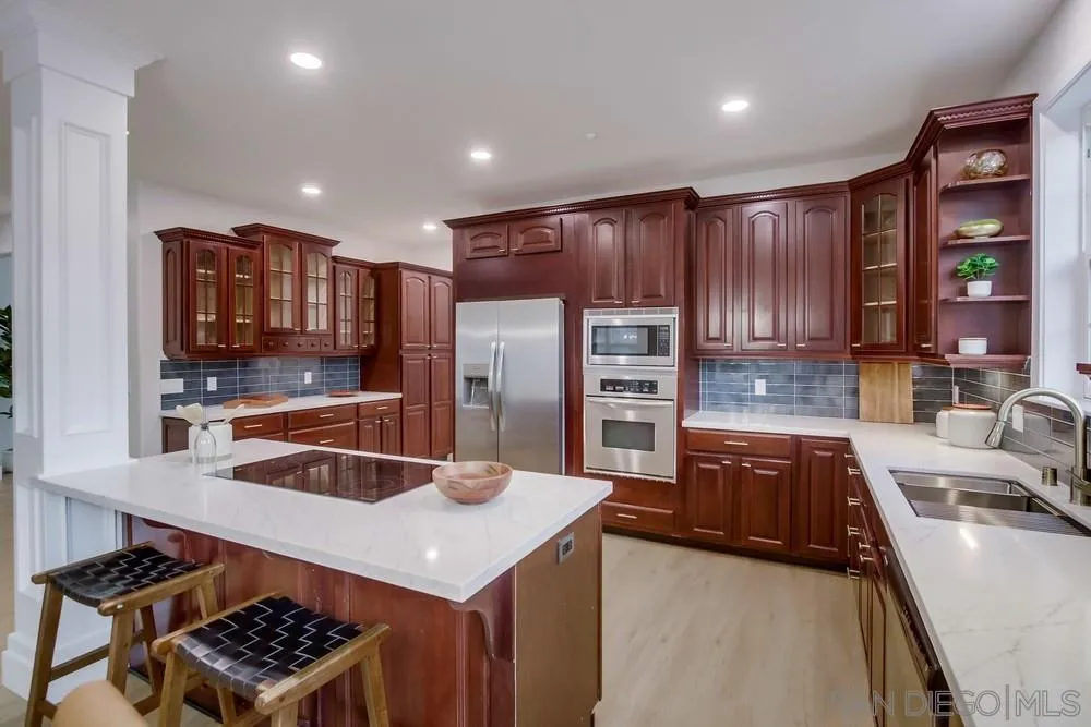 https://cdn.realtyfeed.com/cdn/127/250042253/54d60ce5c10db98fc7e3bd7b5a7e4217.webp