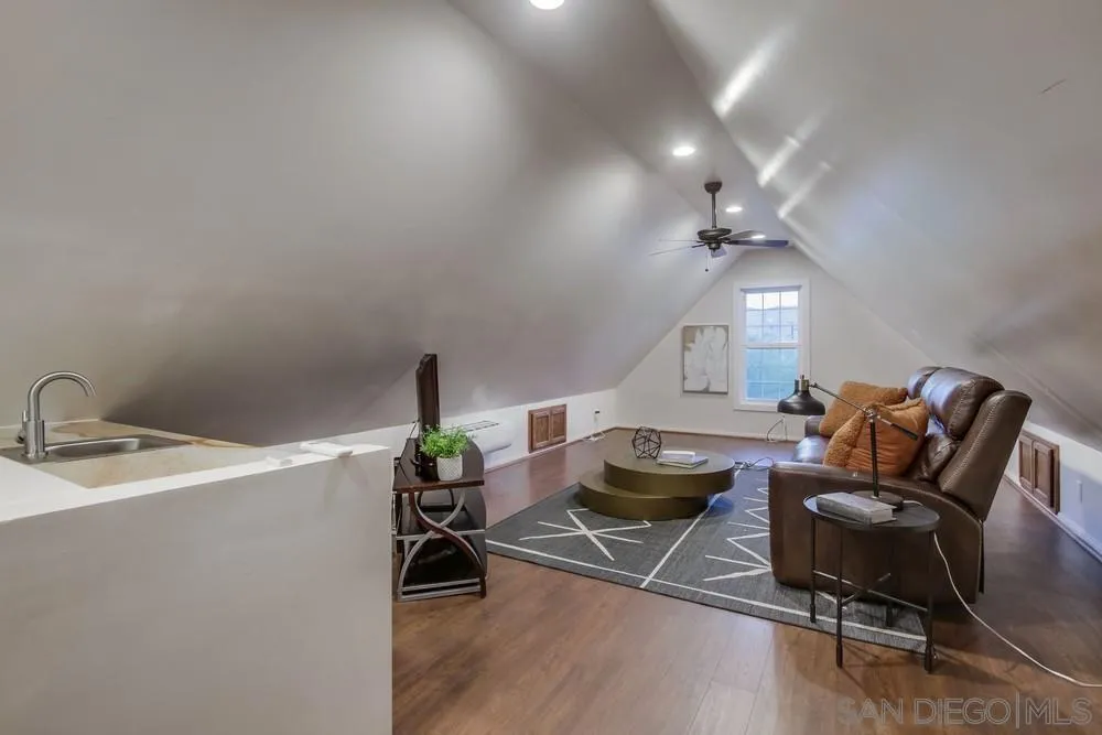 https://cdn.realtyfeed.com/cdn/127/250042253/956fc6ab3409630e11f41632a26b4e0a.webp