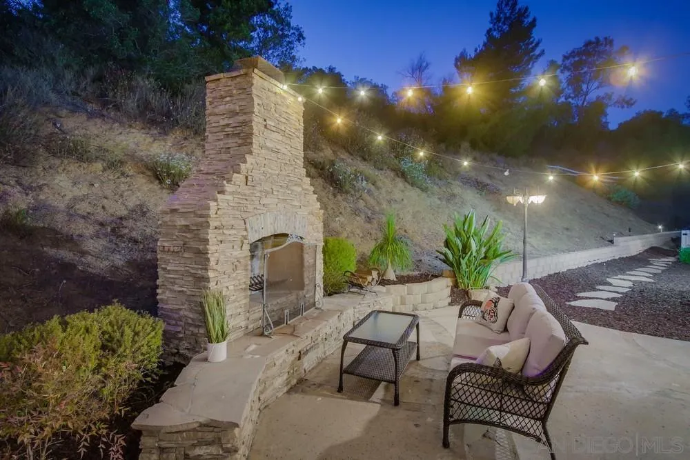 https://cdn.realtyfeed.com/cdn/127/250042253/c4f50f6b3c811f498b15257f7fd388e3.webp