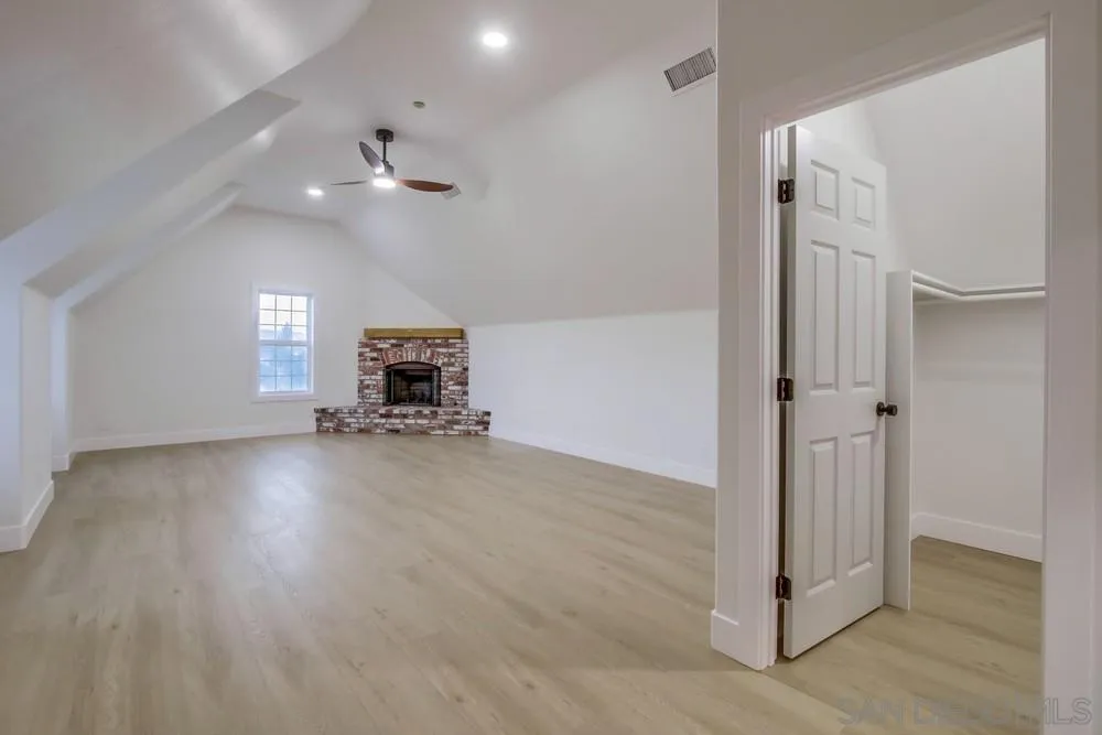 https://cdn.realtyfeed.com/cdn/127/250042253/ddc95bc7b98e377f126cc4e206169ea2.webp