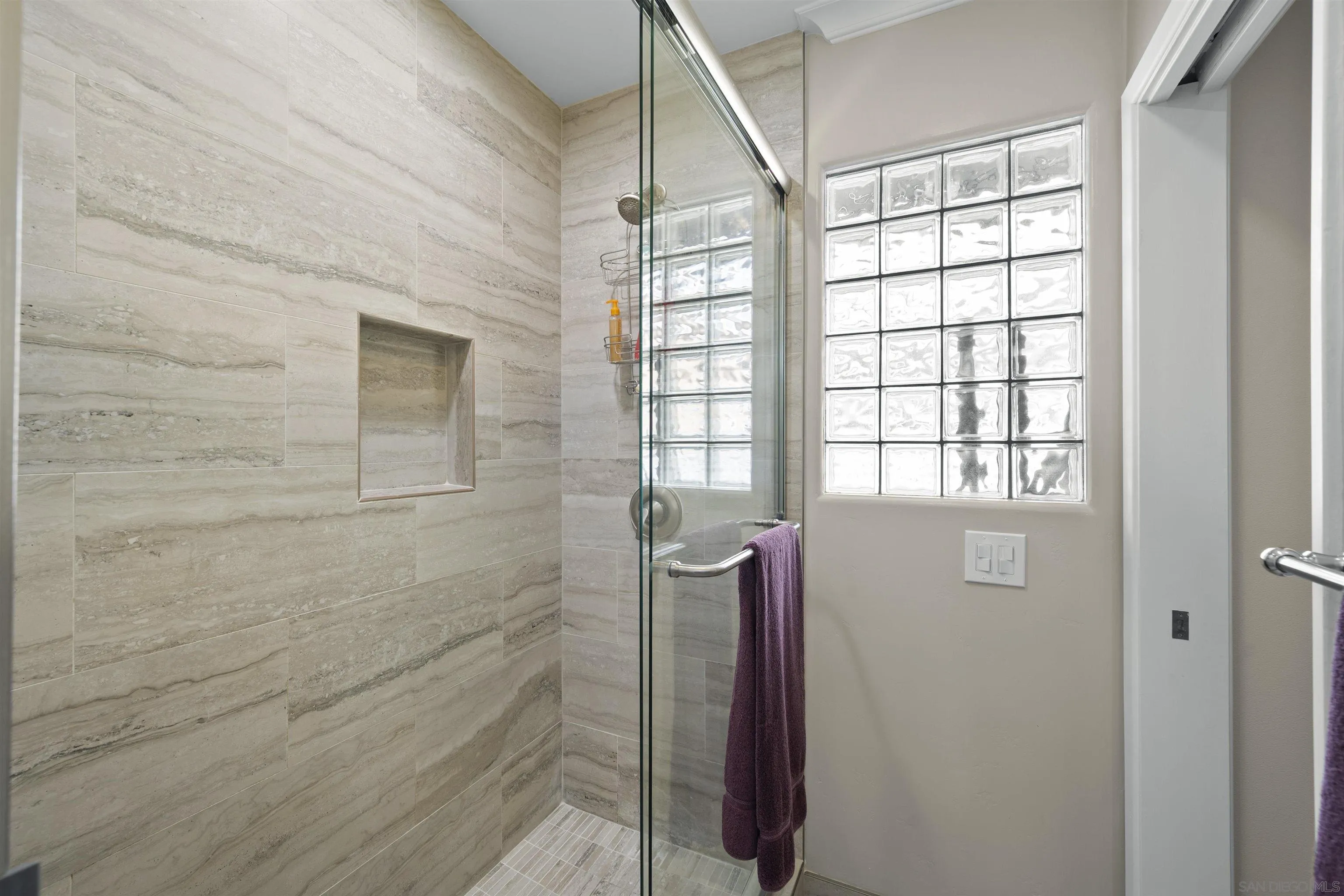 https://cdn.realtyfeed.com/cdn/127/250042254/d0858e5d86e3791f052313eedcb08a74.webp