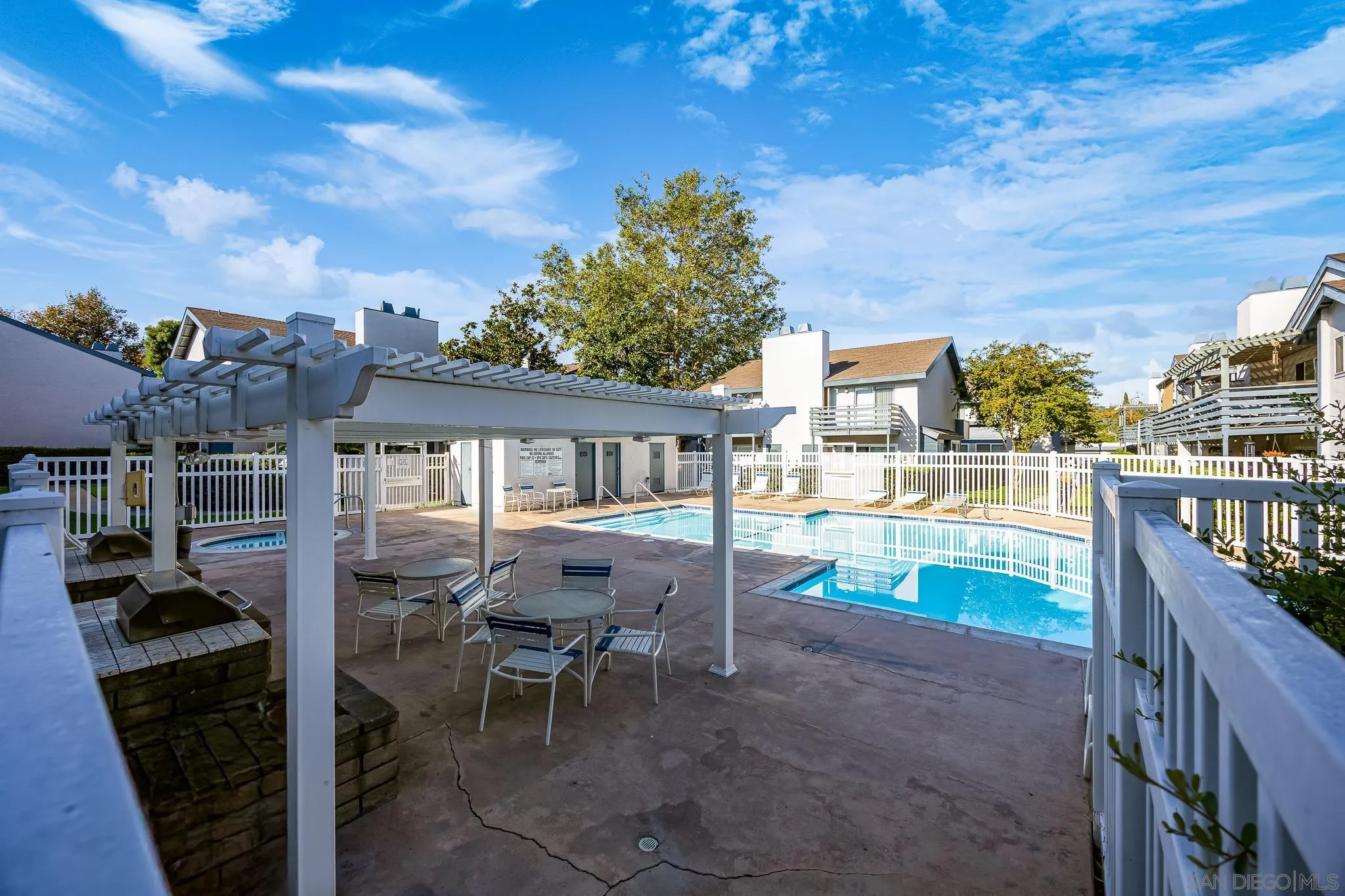 https://cdn.realtyfeed.com/cdn/127/250042256/2d9ec3ec25c8ebdb2b26c6d8b6b17df3.webp