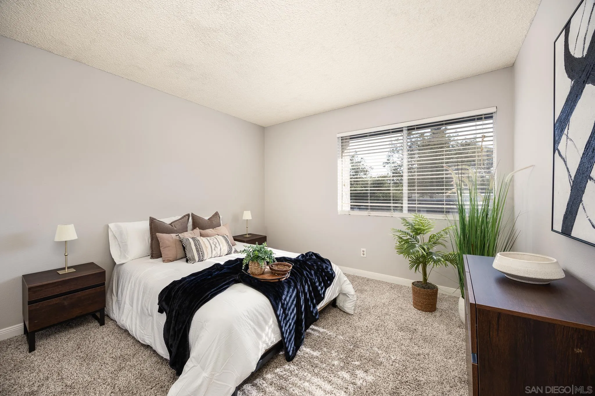 https://cdn.realtyfeed.com/cdn/127/250042256/bc97c5e3eb7299cfba5223695f8f5c2e.webp