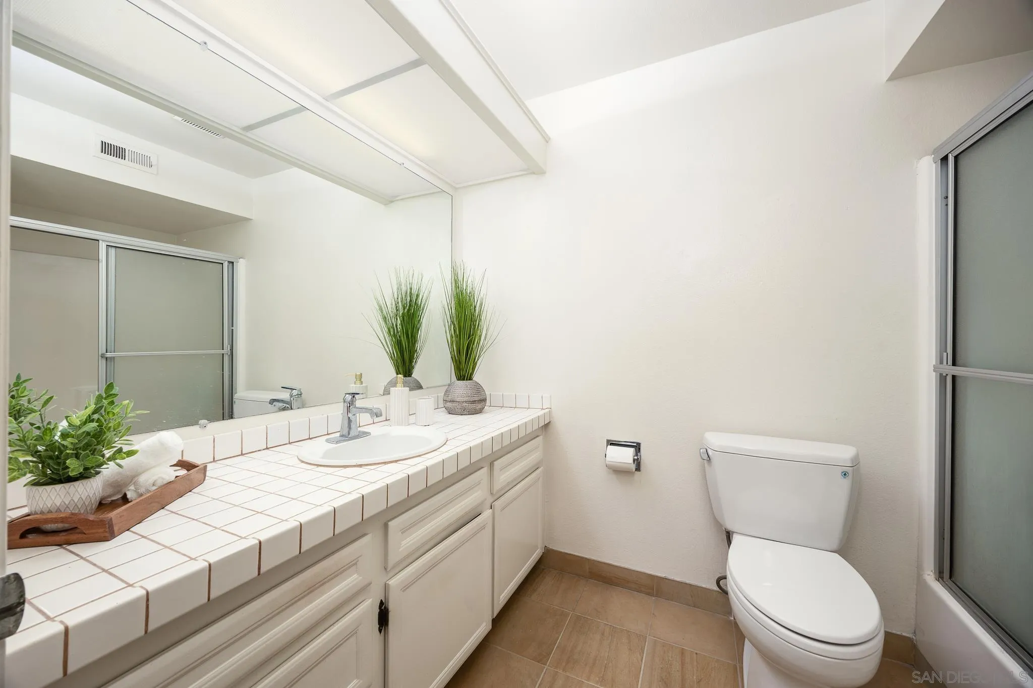 https://cdn.realtyfeed.com/cdn/127/250042256/d8fa5c69c7d933d5facdb15382d71495.webp