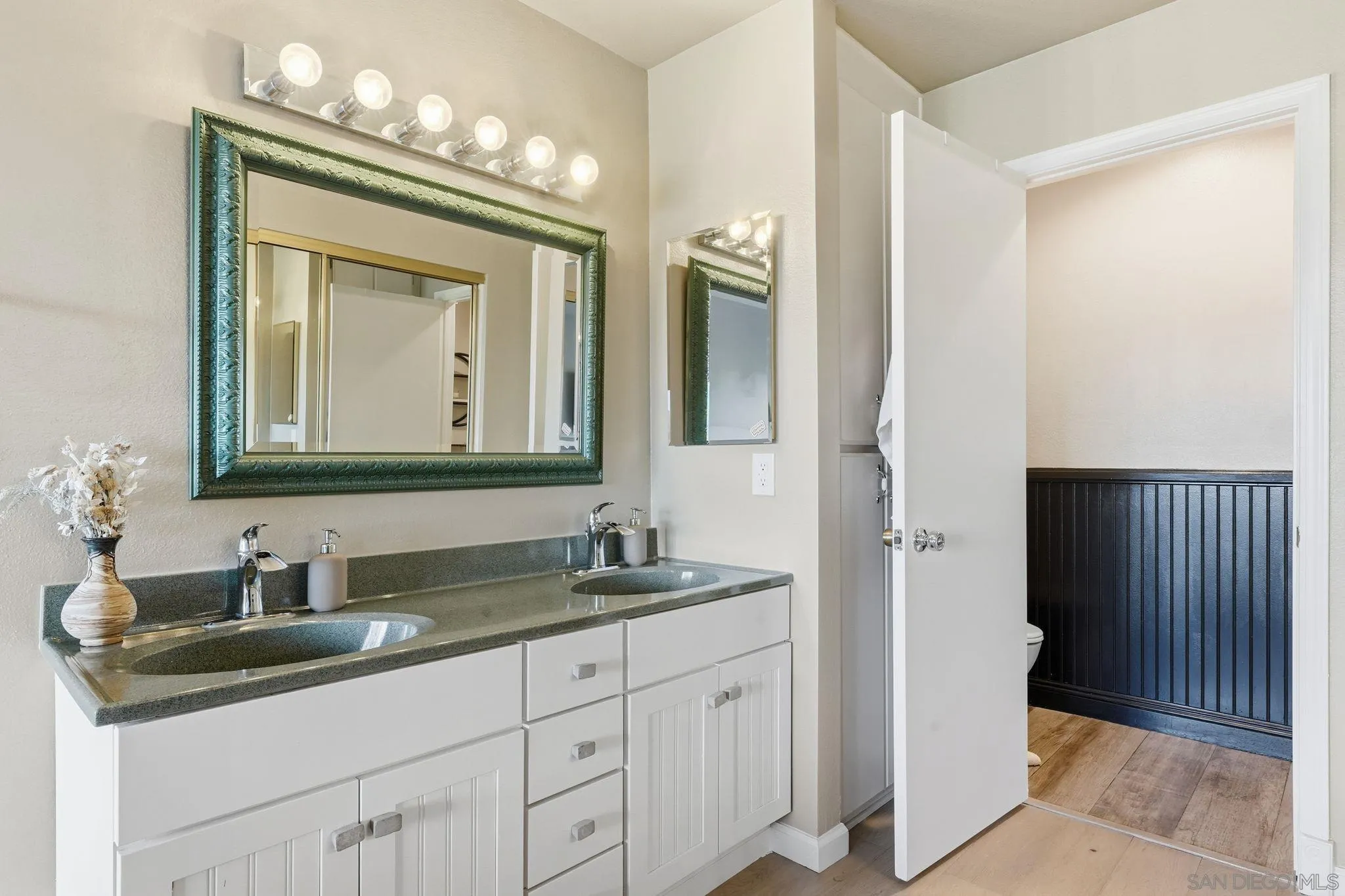 https://cdn.realtyfeed.com/cdn/127/250042257/8fa6ffa7a545a66d90d99e83d0df151f.webp