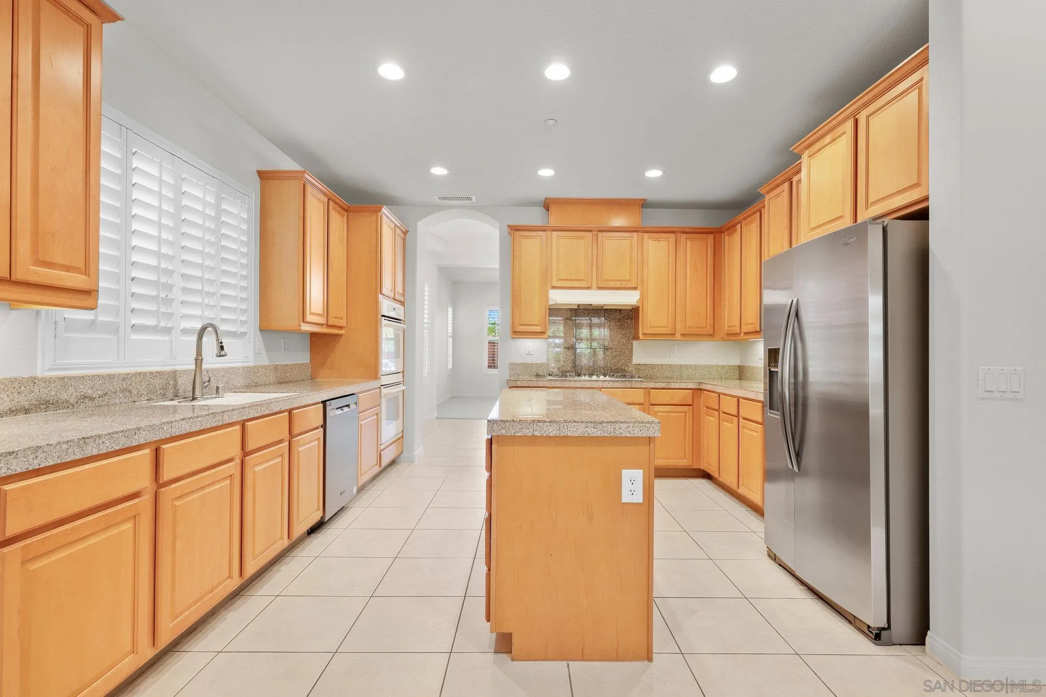 https://cdn.realtyfeed.com/cdn/127/250042258/74a1633d7e85e4625cfd861d343df5a1.webp