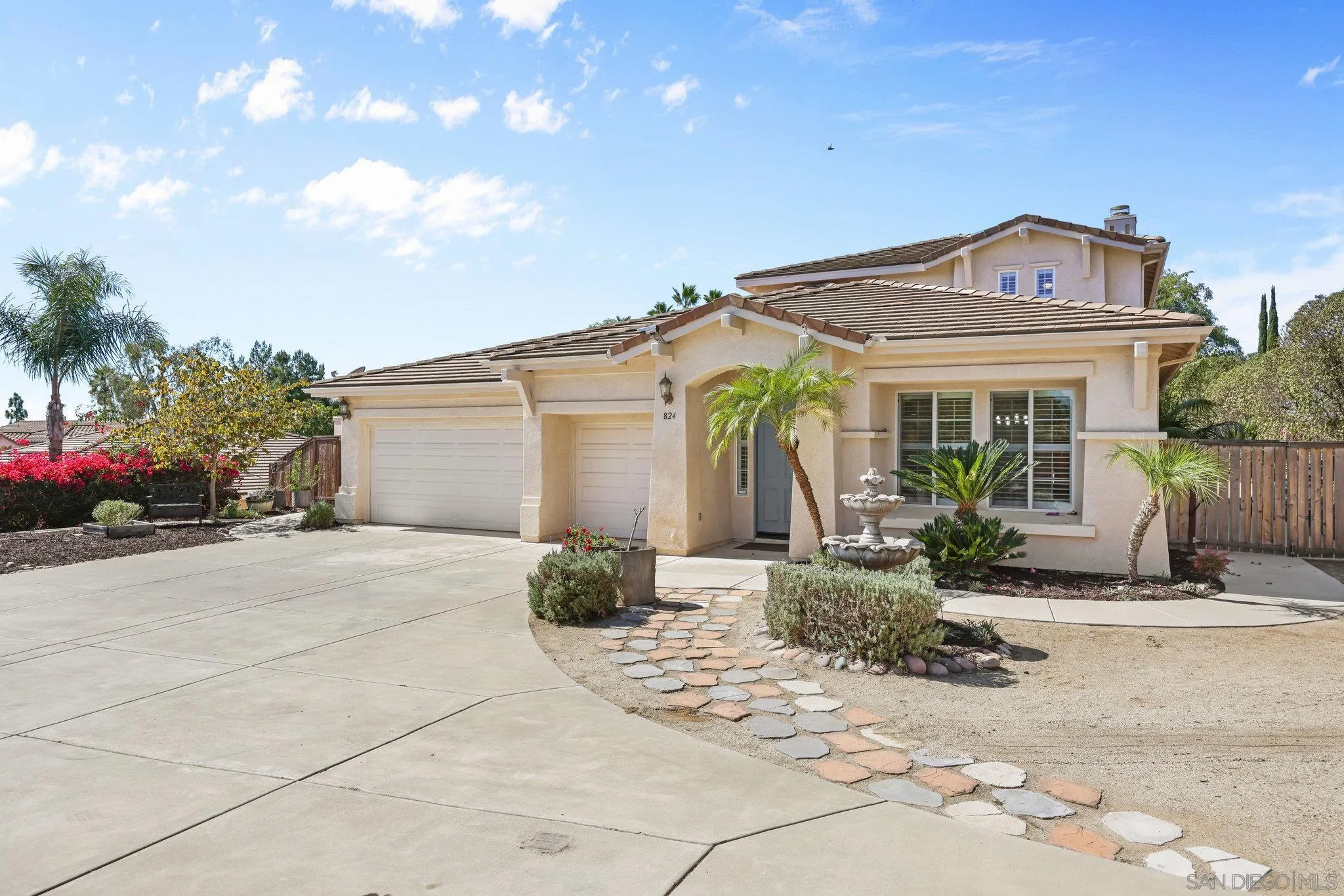 https://cdn.realtyfeed.com/cdn/127/250042258/a0c819e5dc5bd5eb4aede41a5a97fbf8.webp