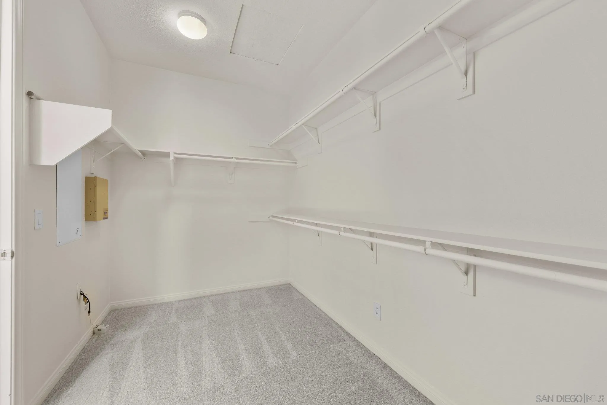 https://cdn.realtyfeed.com/cdn/127/250042258/c78608068c5aacf55b942a5a55abeded.webp