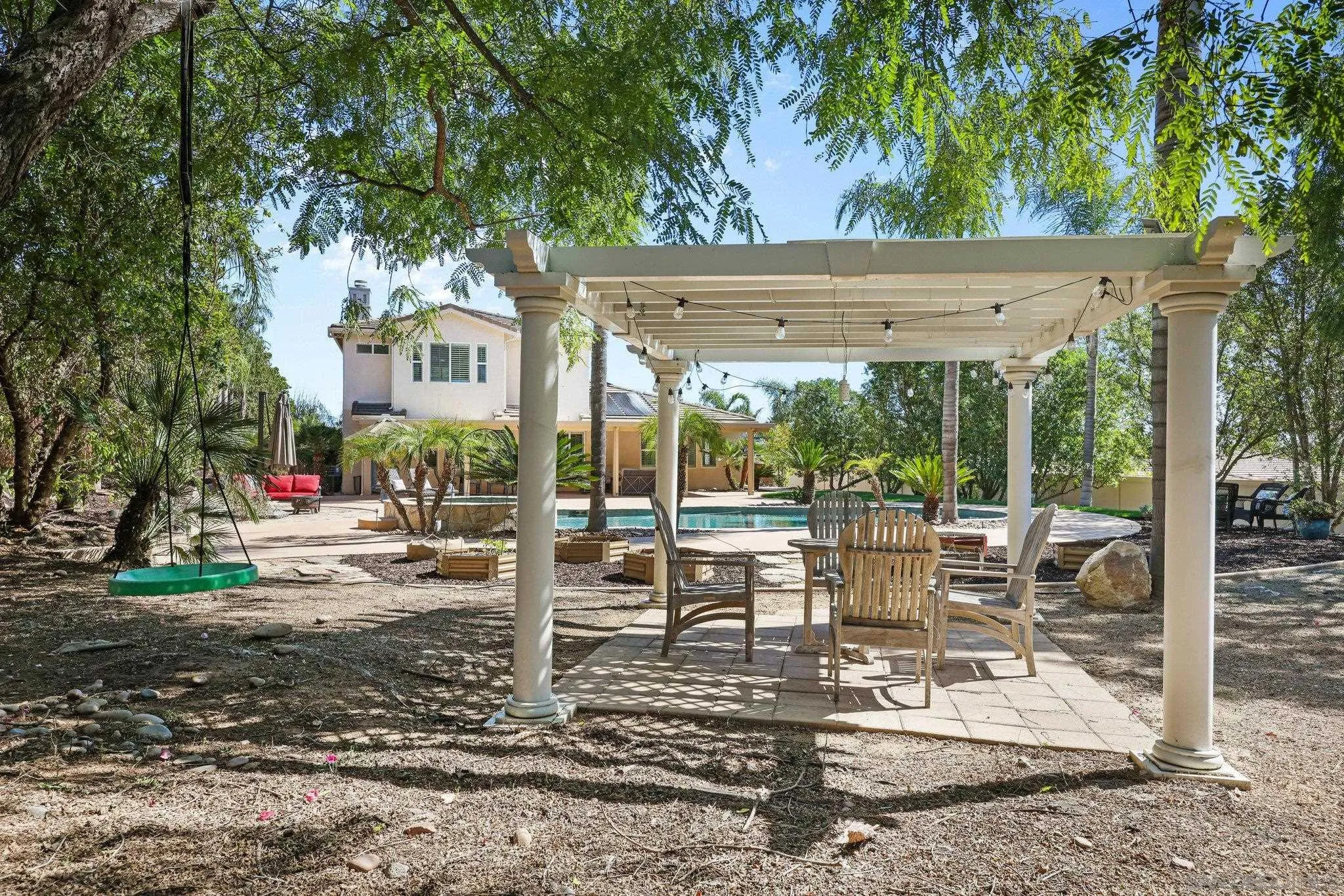 https://cdn.realtyfeed.com/cdn/127/250042258/eb33b5de9402175cfb097de53b9ba2d8.webp