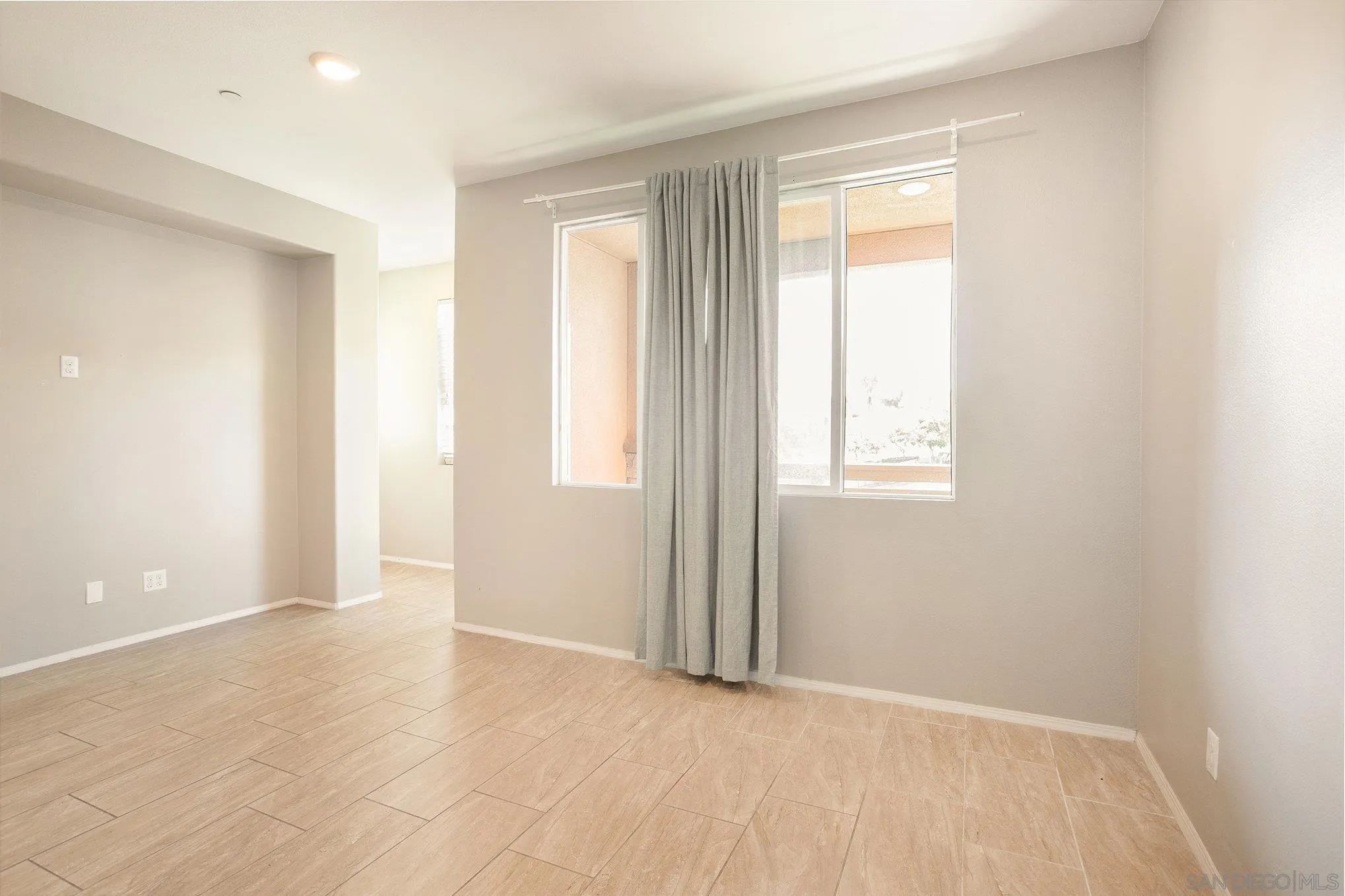 Photo #6: 250042261 Listing: Photo #6