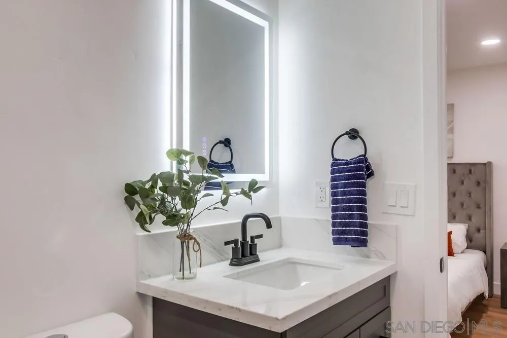 https://cdn.realtyfeed.com/cdn/127/250042262/942b9d21f6a7b4e107bbd267813d8b18.webp