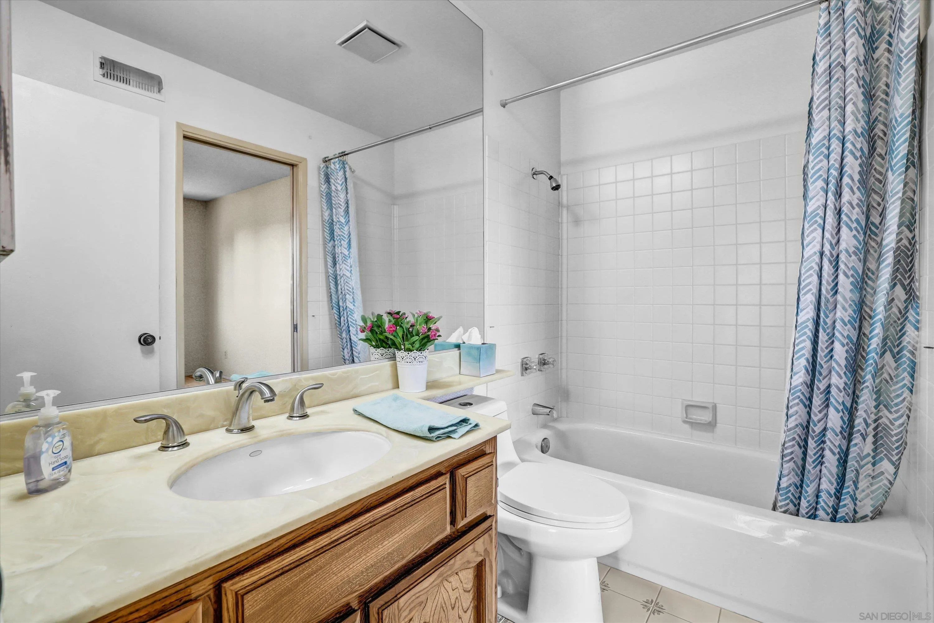 https://cdn.realtyfeed.com/cdn/127/250042263/2e38a3ec675e7cc6970e627fc3ba3edd.webp