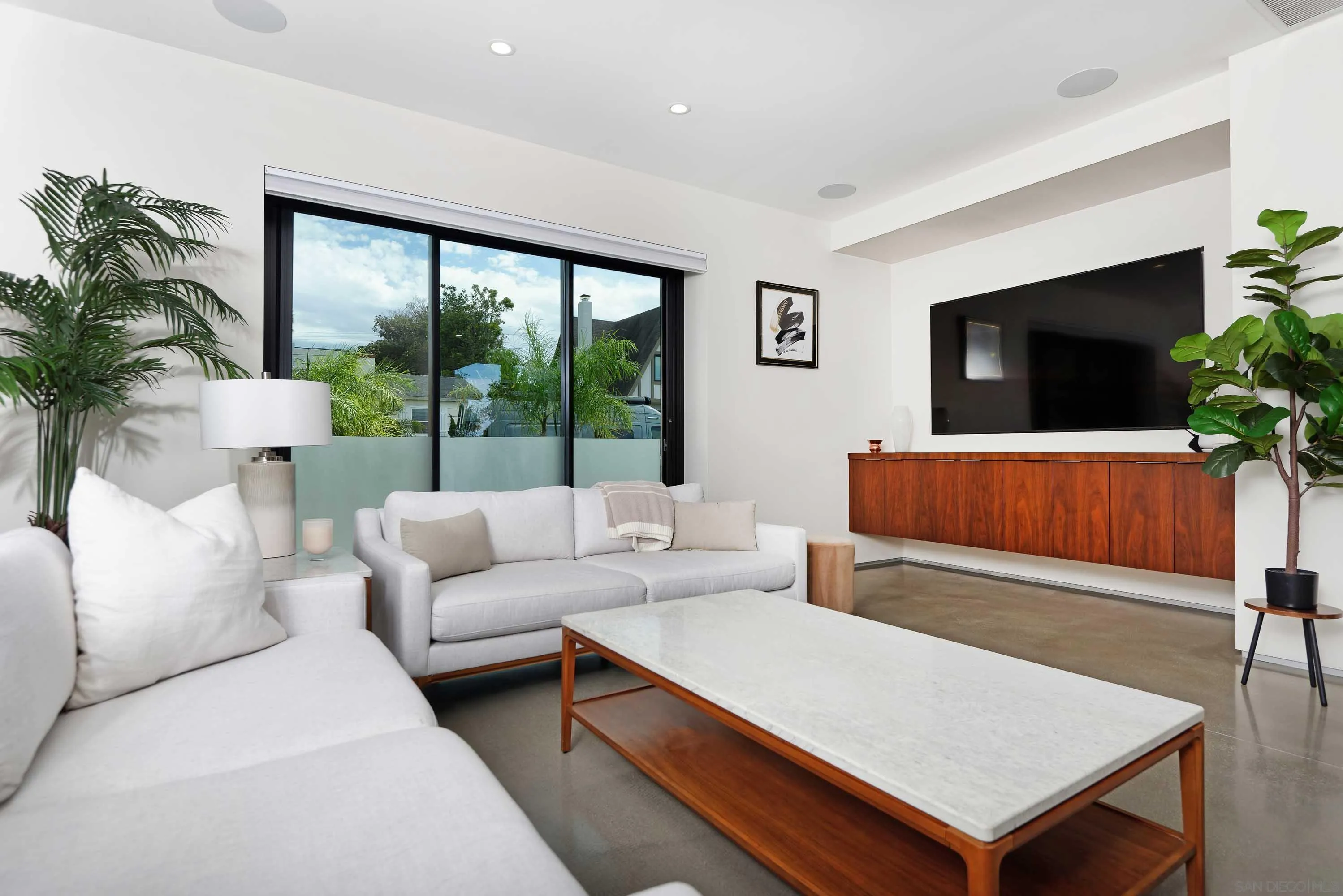 https://cdn.realtyfeed.com/cdn/127/250042266/8e96beb6fa7d6bc89a2bc2f9215664ff.webp