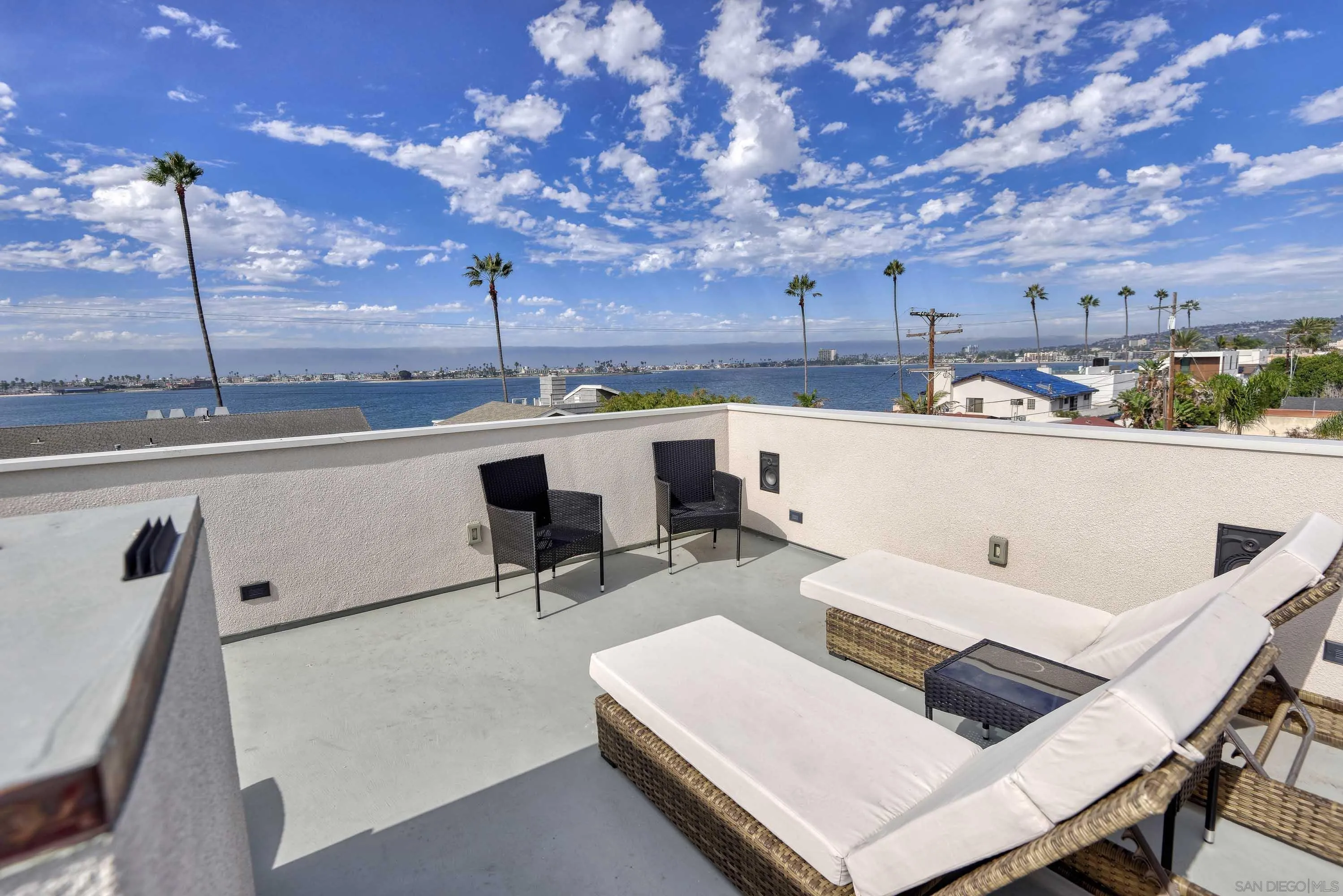 https://cdn.realtyfeed.com/cdn/127/250042266/f28f231b1f698b1523c3f2222a5b1bee.webp
