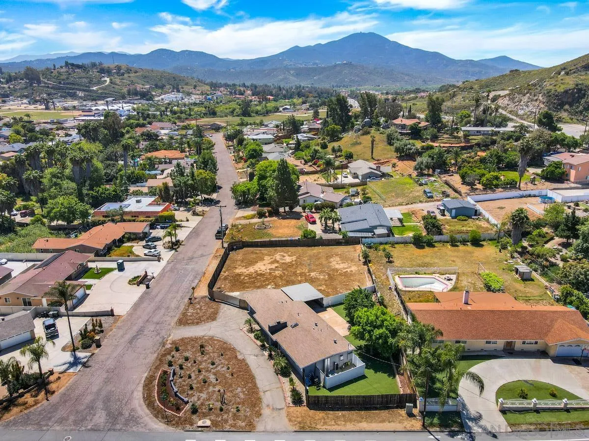 https://cdn.realtyfeed.com/cdn/127/250042267/c52a098fcb79345b743fe3ed4a470147.webp
