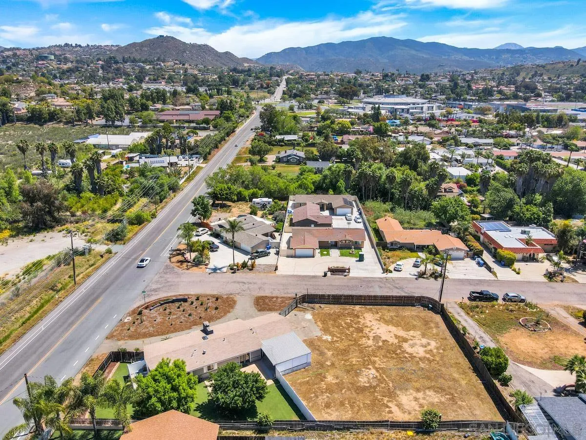 https://cdn.realtyfeed.com/cdn/127/250042267/cee4b9cd364fbd726b31b957f535715d.webp