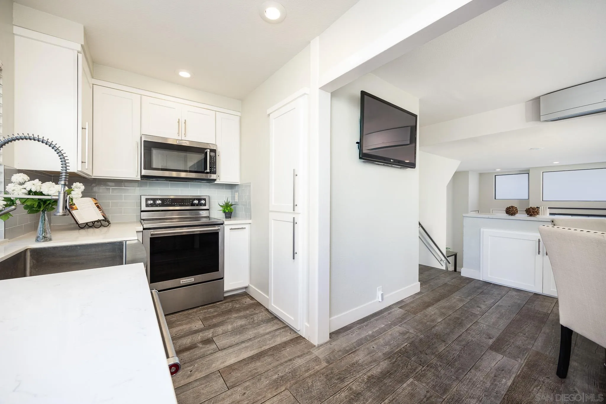 https://cdn.realtyfeed.com/cdn/127/250042271/aa6b306ffc16a19df25bd94f4663a42b.webp