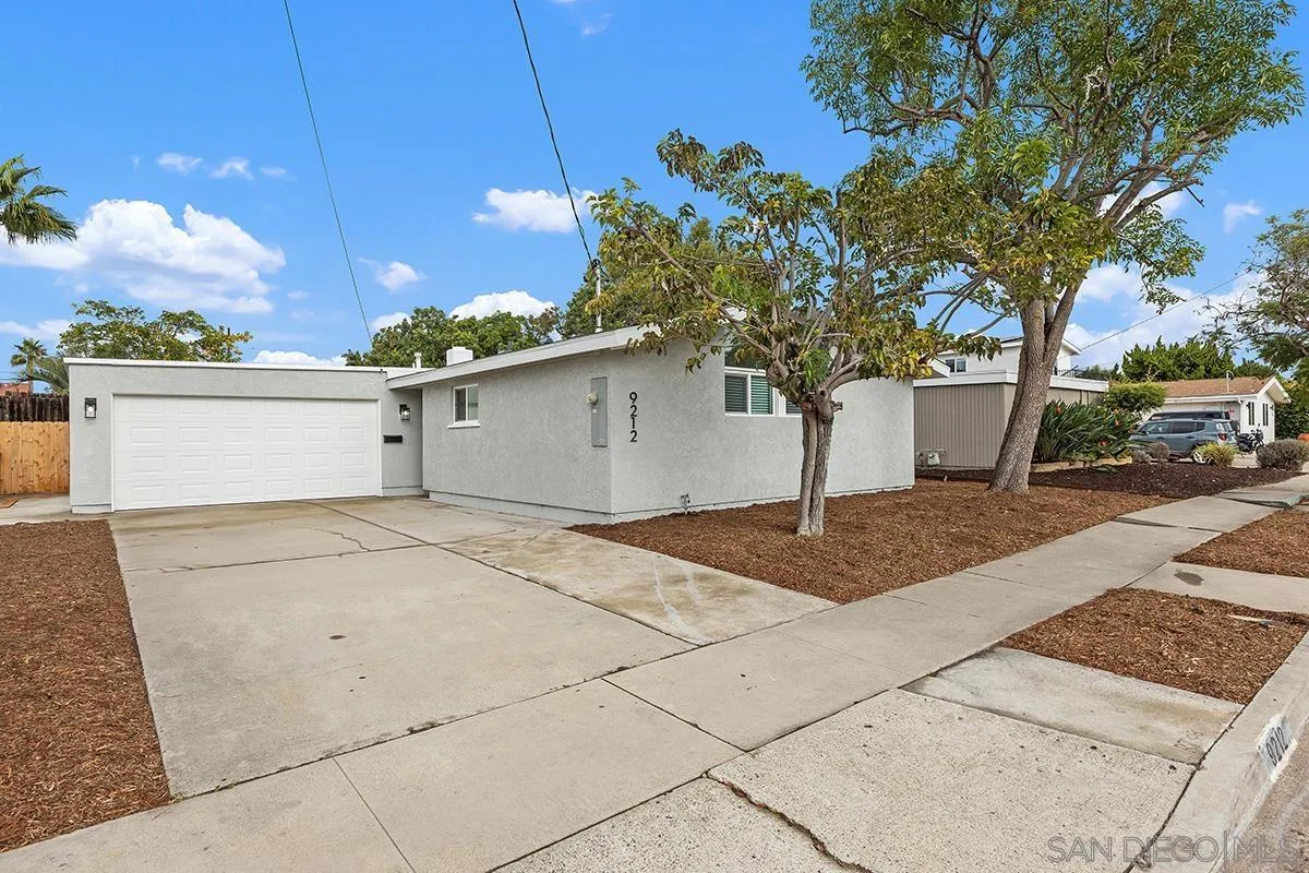 https://cdn.realtyfeed.com/cdn/127/250042281/2cfeed87eca6c82a75f4076b9178e514.webp