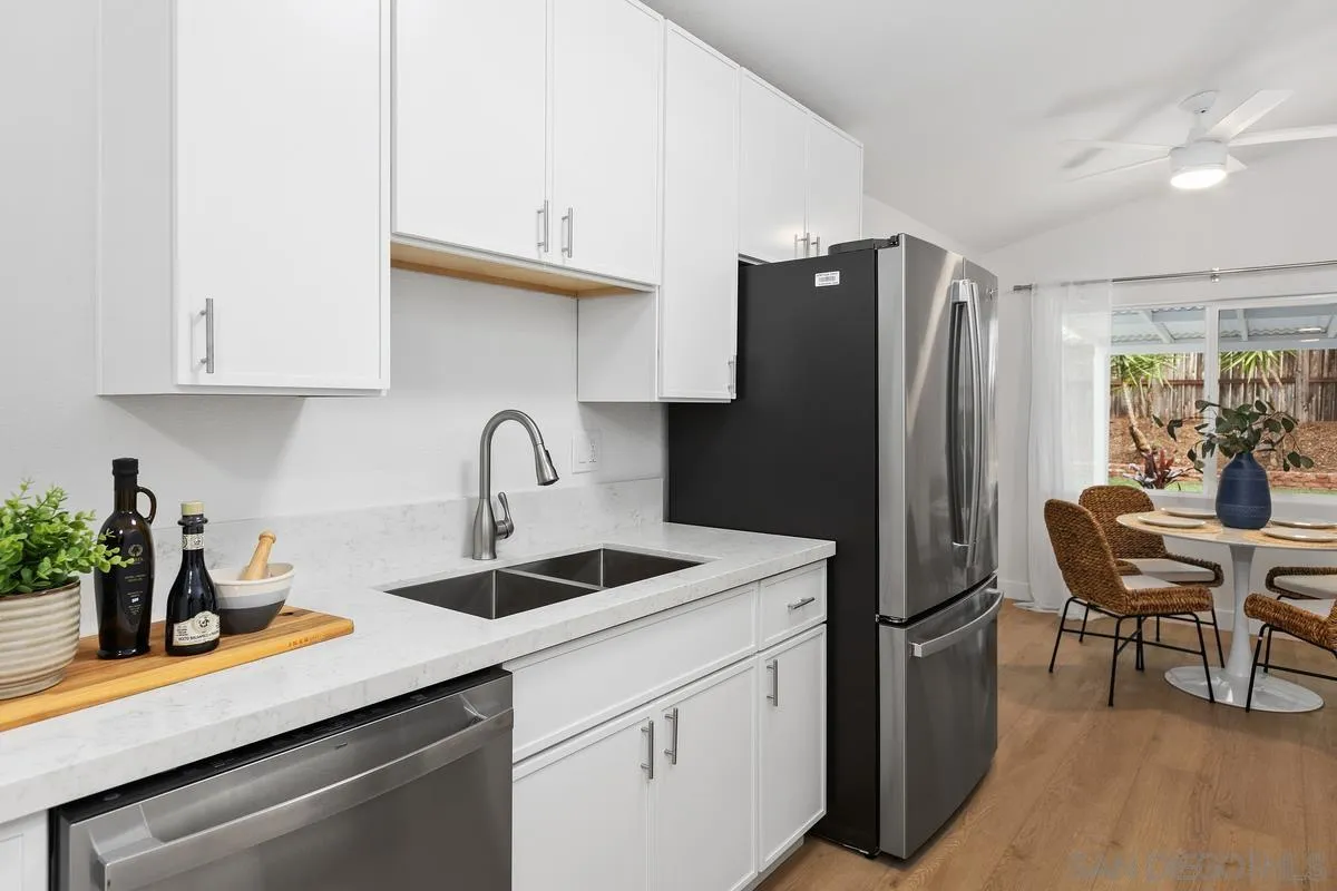 https://cdn.realtyfeed.com/cdn/127/250042281/eeb633215a9e0bef1b1fc534e8f4b954.webp