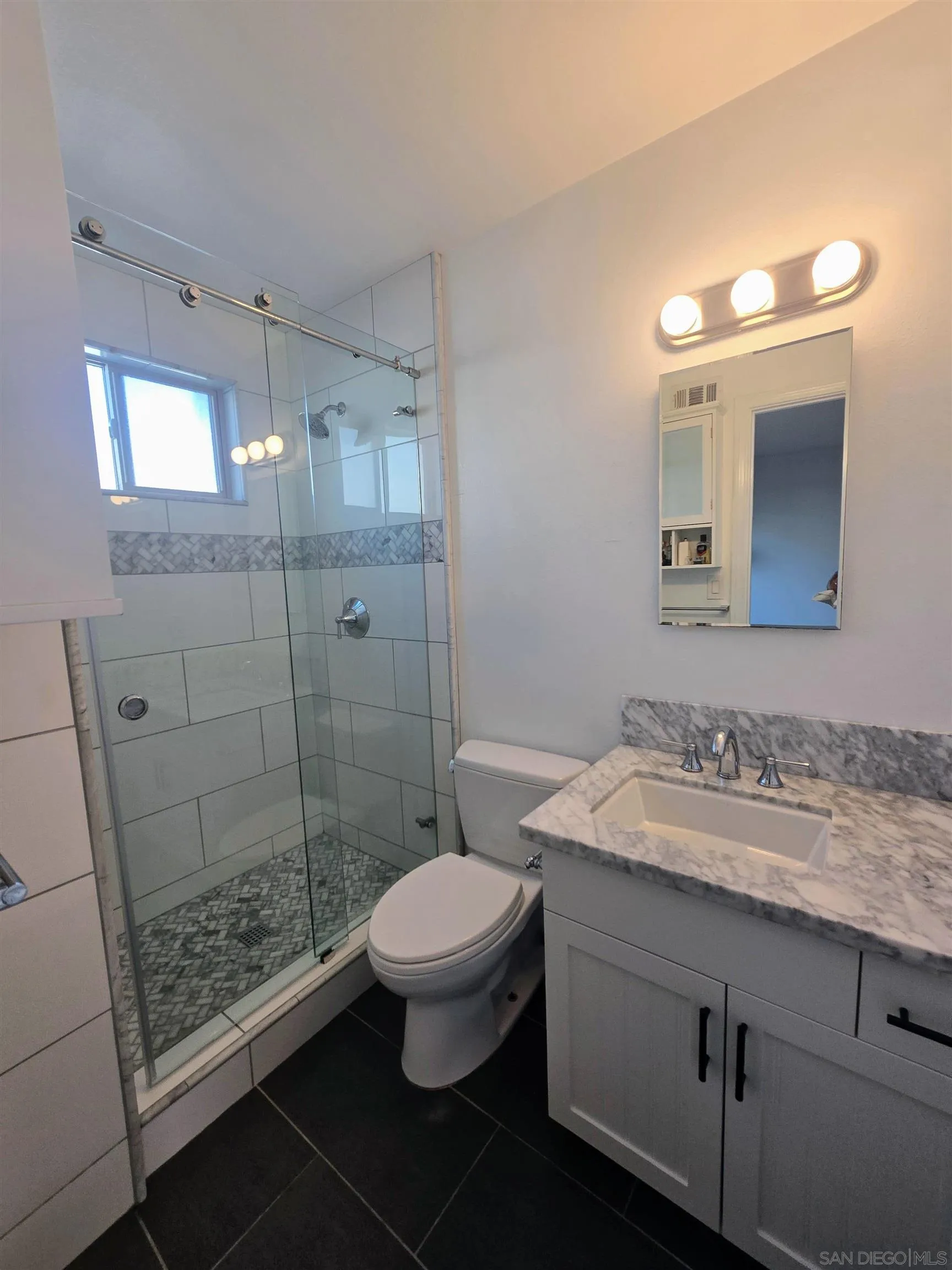 https://cdn.realtyfeed.com/cdn/127/250042283/fe71f0cbaf7cd80755d5e96e7846a59c.webp