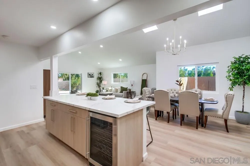 https://cdn.realtyfeed.com/cdn/127/250042289/431b0dba7ee03d0937f306d013e67c32.webp