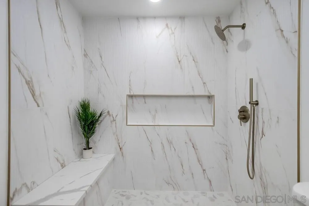 https://cdn.realtyfeed.com/cdn/127/250042289/78f88933fdefbf5024b9fe0fc55fd971.webp