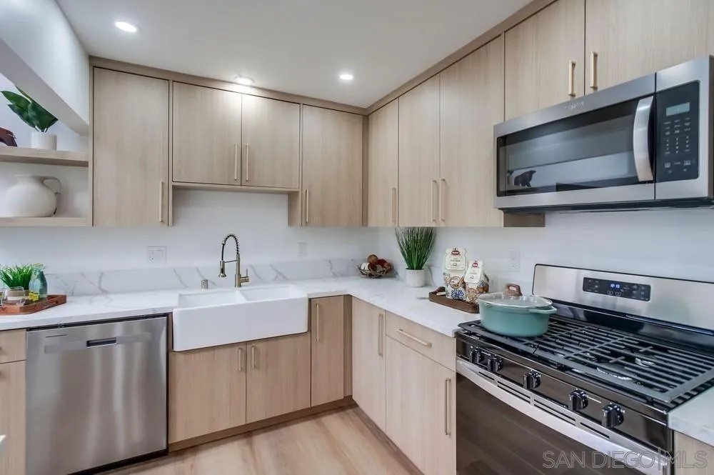 https://cdn.realtyfeed.com/cdn/127/250042289/95f3e01c31d5a9f8239dff3f54ff73b9.webp