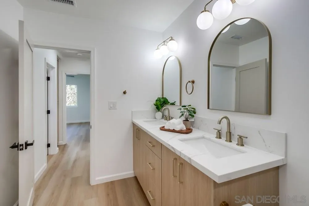 https://cdn.realtyfeed.com/cdn/127/250042289/eb0ba44dcaa5e6e1b173b02de3e972f3.webp