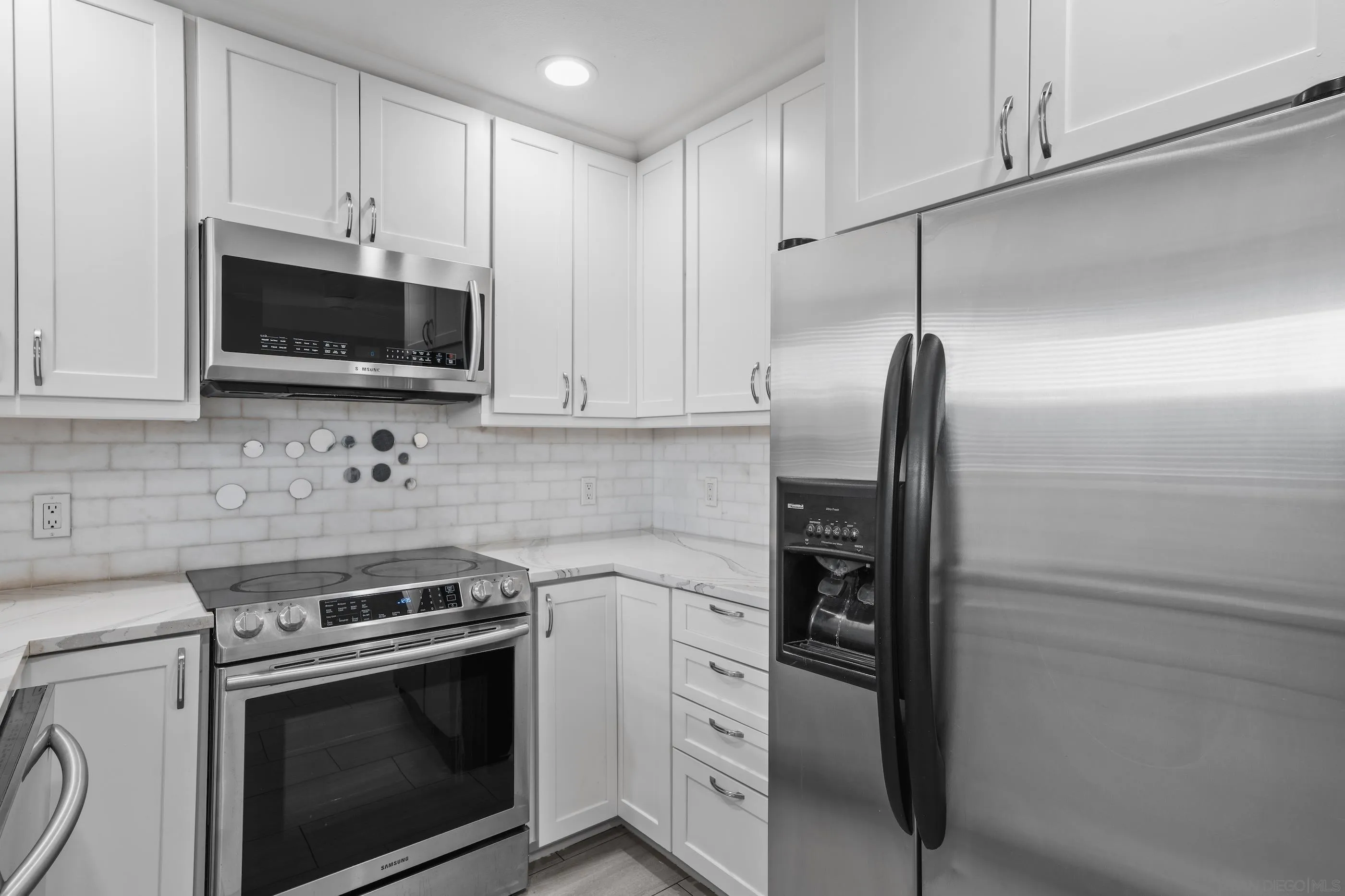 https://cdn.realtyfeed.com/cdn/127/250042293/205fad58addd44b10aef2beae42c4974.webp