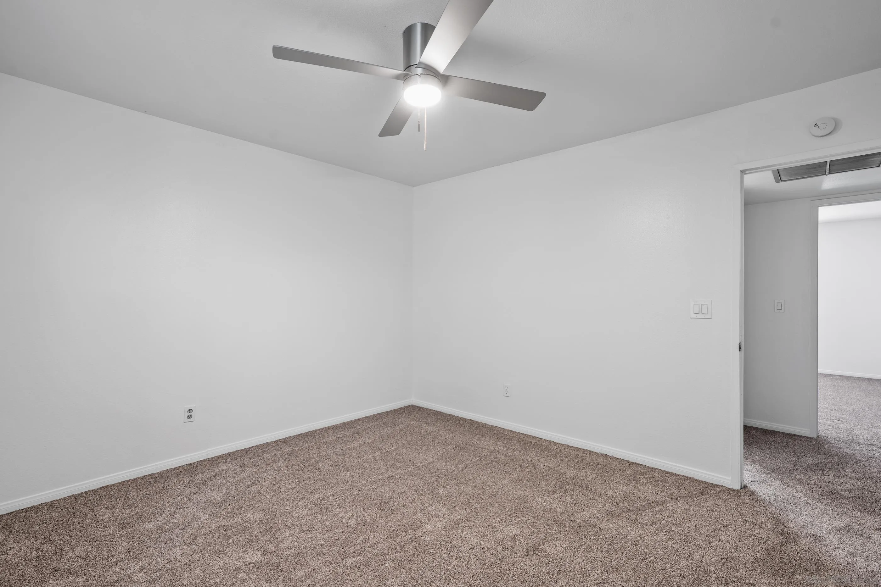 https://cdn.realtyfeed.com/cdn/127/250042293/20f5a76d47a43f642df63ba871801944.webp