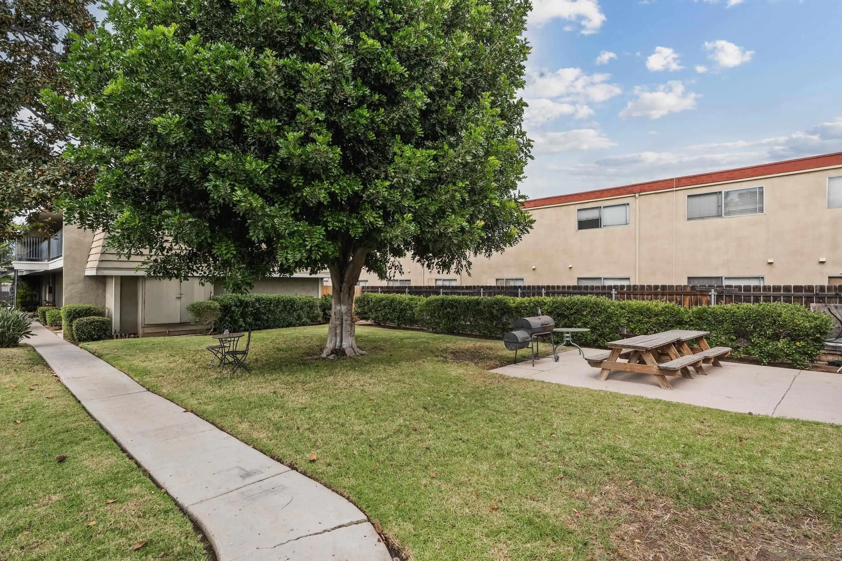 https://cdn.realtyfeed.com/cdn/127/250042293/dce94c547f2f6cf1197e58c4c3711ed0.webp