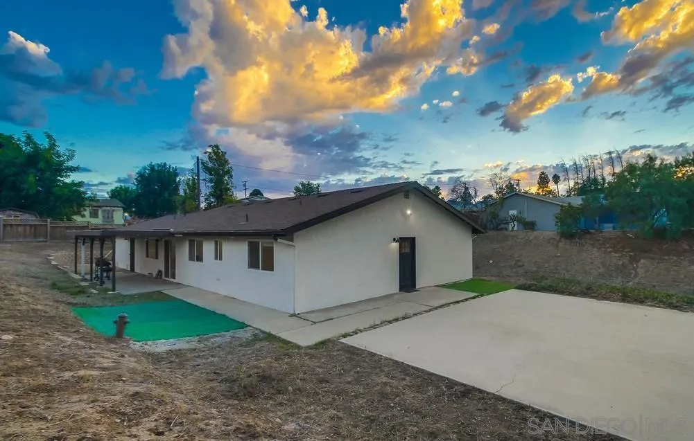 https://cdn.realtyfeed.com/cdn/127/250042294/679771c08c75bc201f039c8885b77692.webp