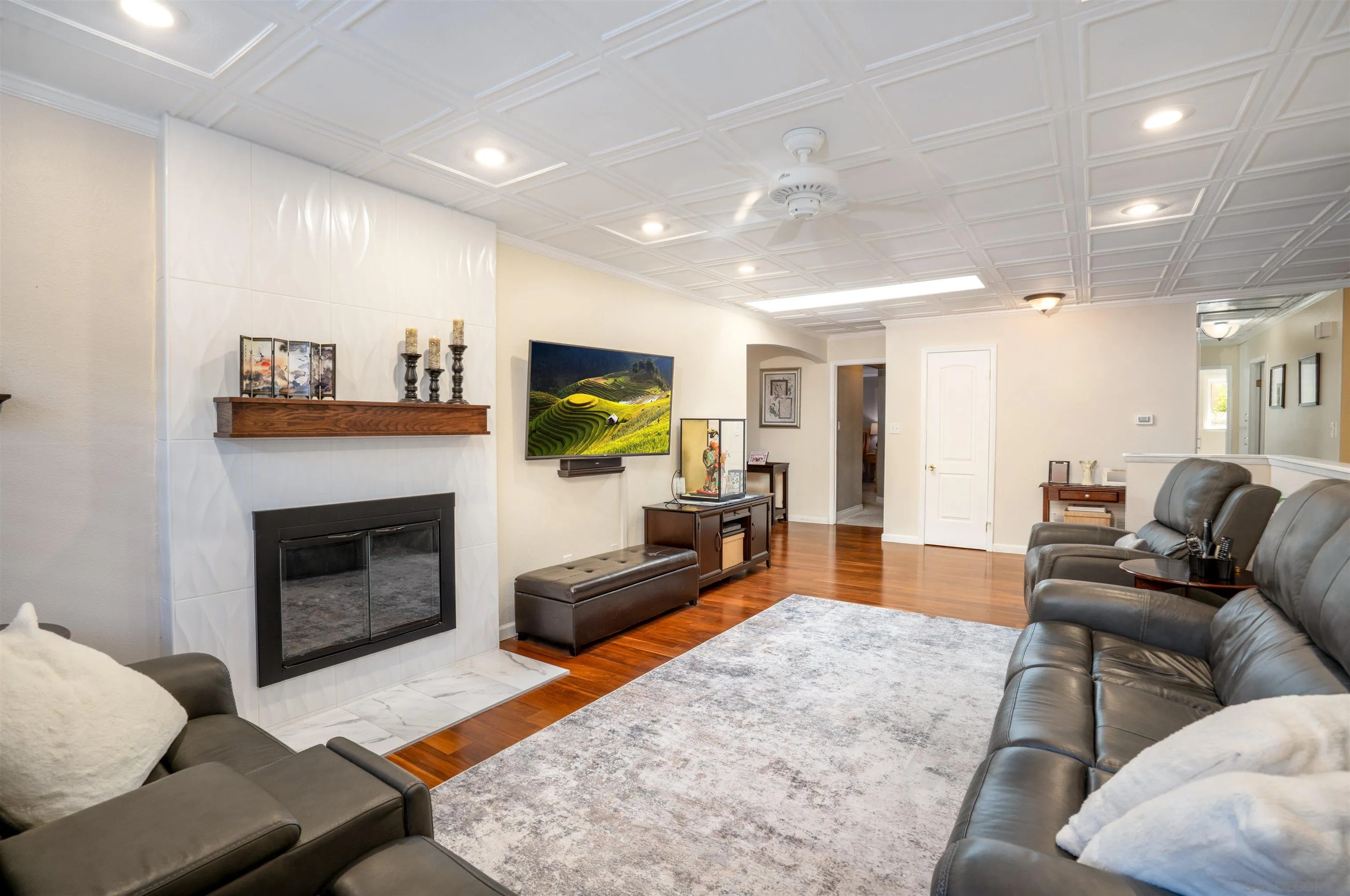 https://cdn.realtyfeed.com/cdn/127/250042298/7bee0b0879ea2d7d5ce61e68d615b806.webp