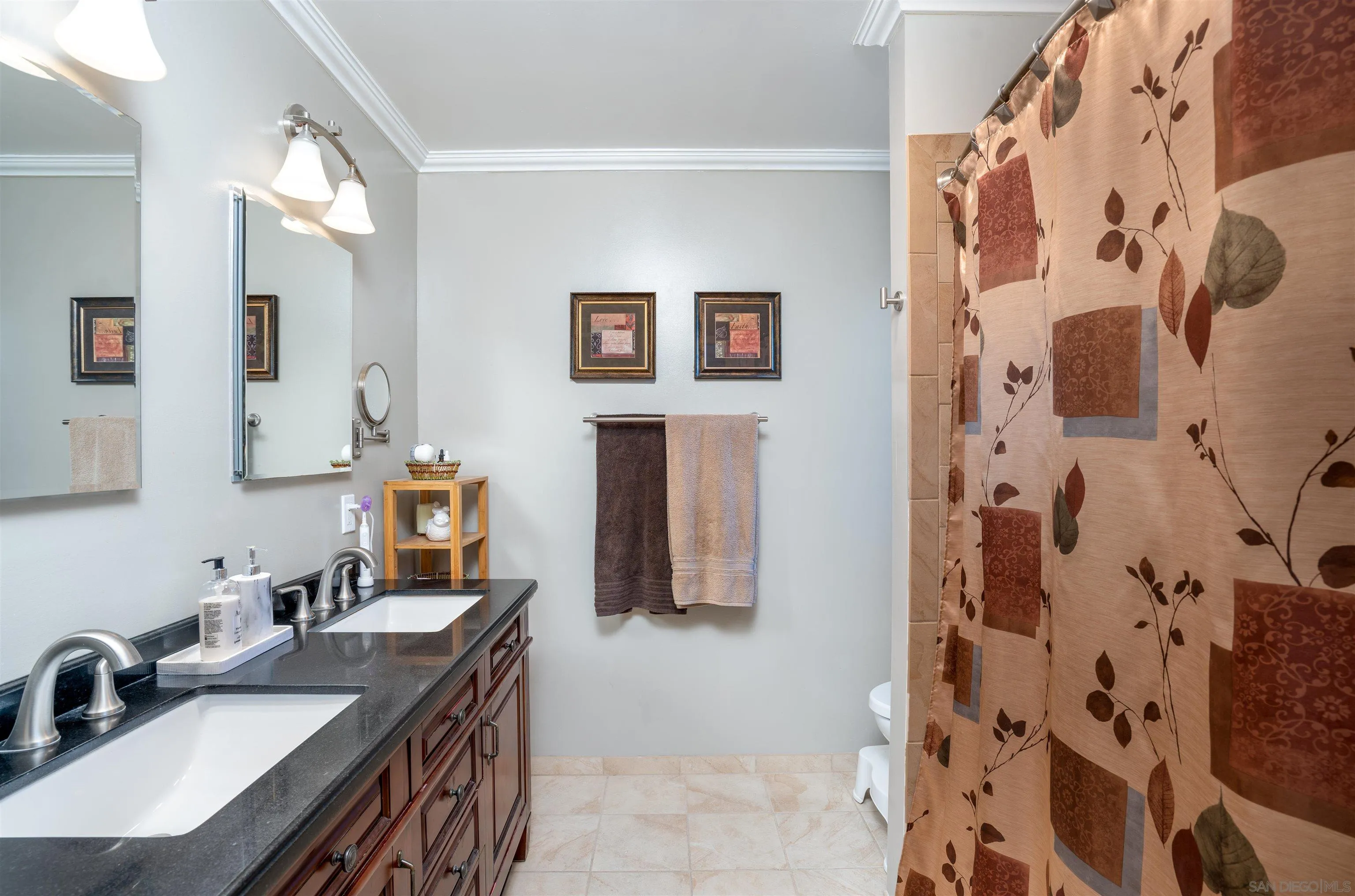 https://cdn.realtyfeed.com/cdn/127/250042298/88355f6e3f57e6f4787d13a156d6ad8f.webp