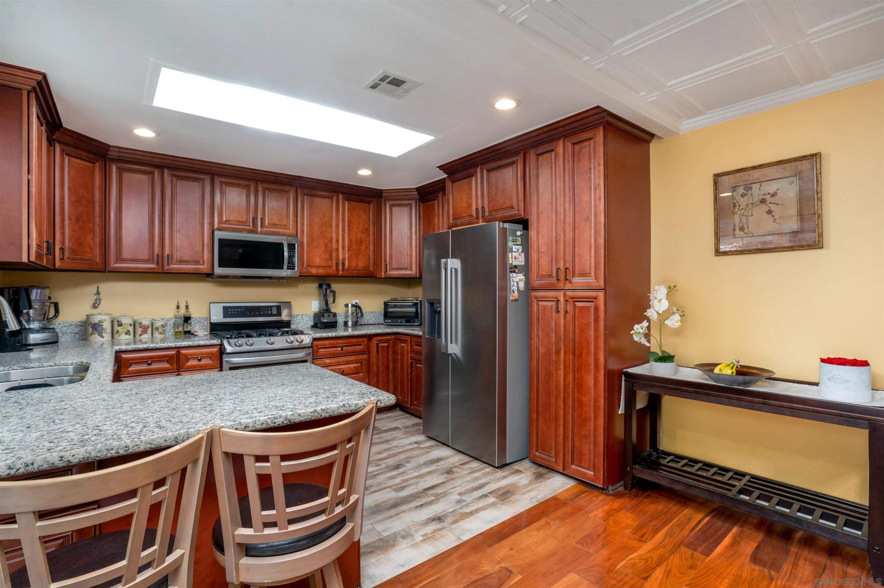 https://cdn.realtyfeed.com/cdn/127/250042298/8c508b4eb078ca8eba6cb5a40ae07f3d.webp