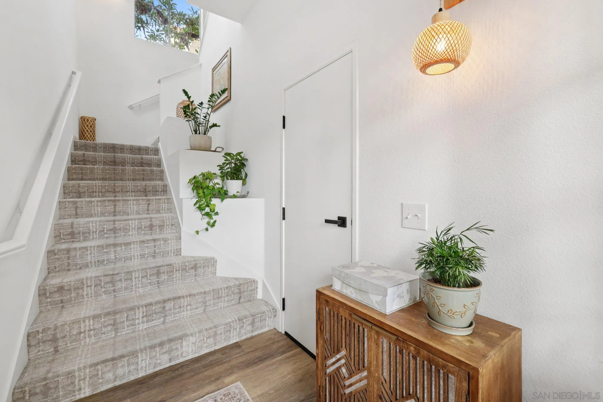 https://cdn.realtyfeed.com/cdn/127/250042299/e422939922cfe66b84d2f48ad490d30d.webp