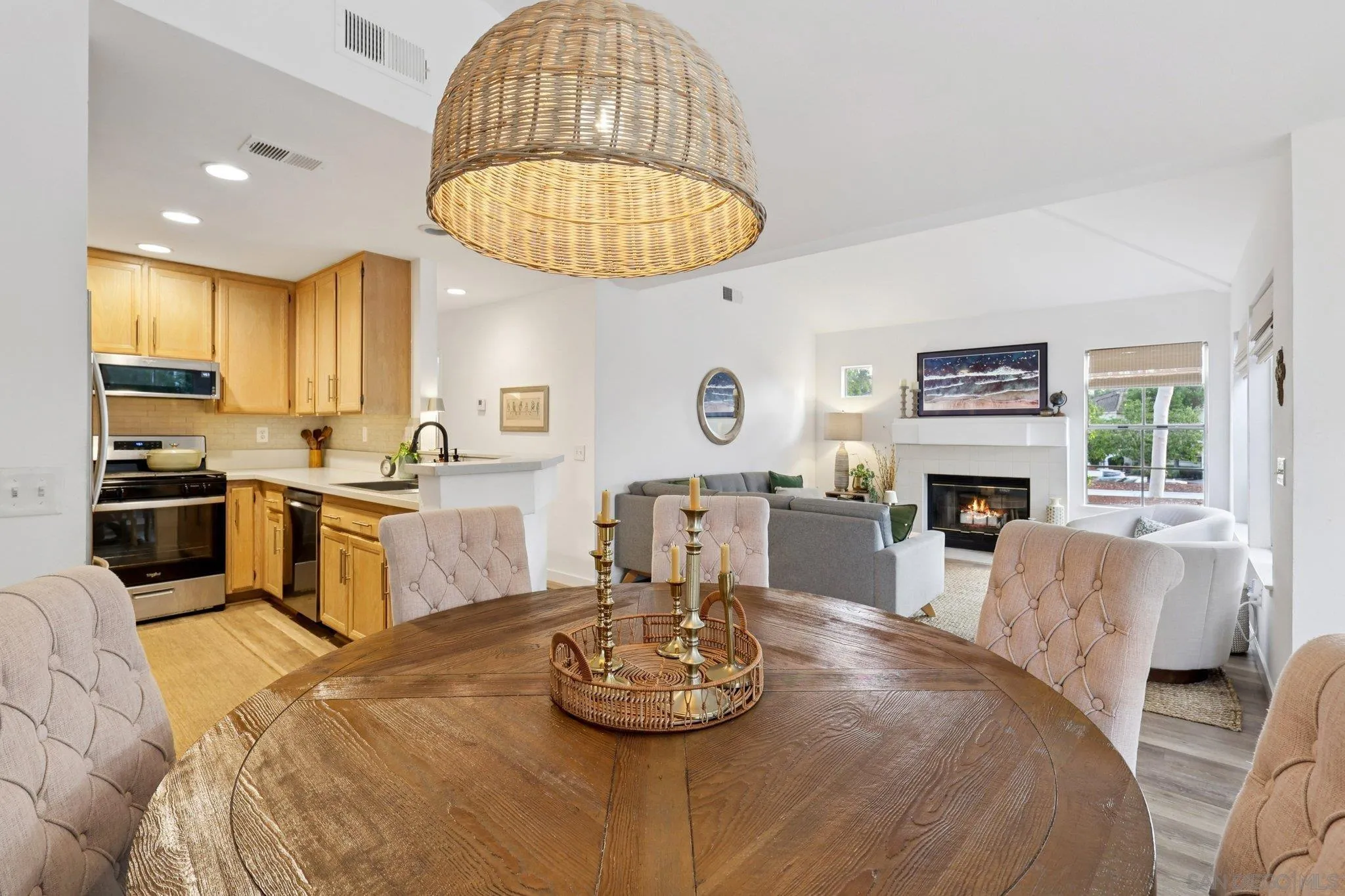 https://cdn.realtyfeed.com/cdn/127/250042299/fc869e9a6fd17b8a1dd84206b5f17e3c.webp