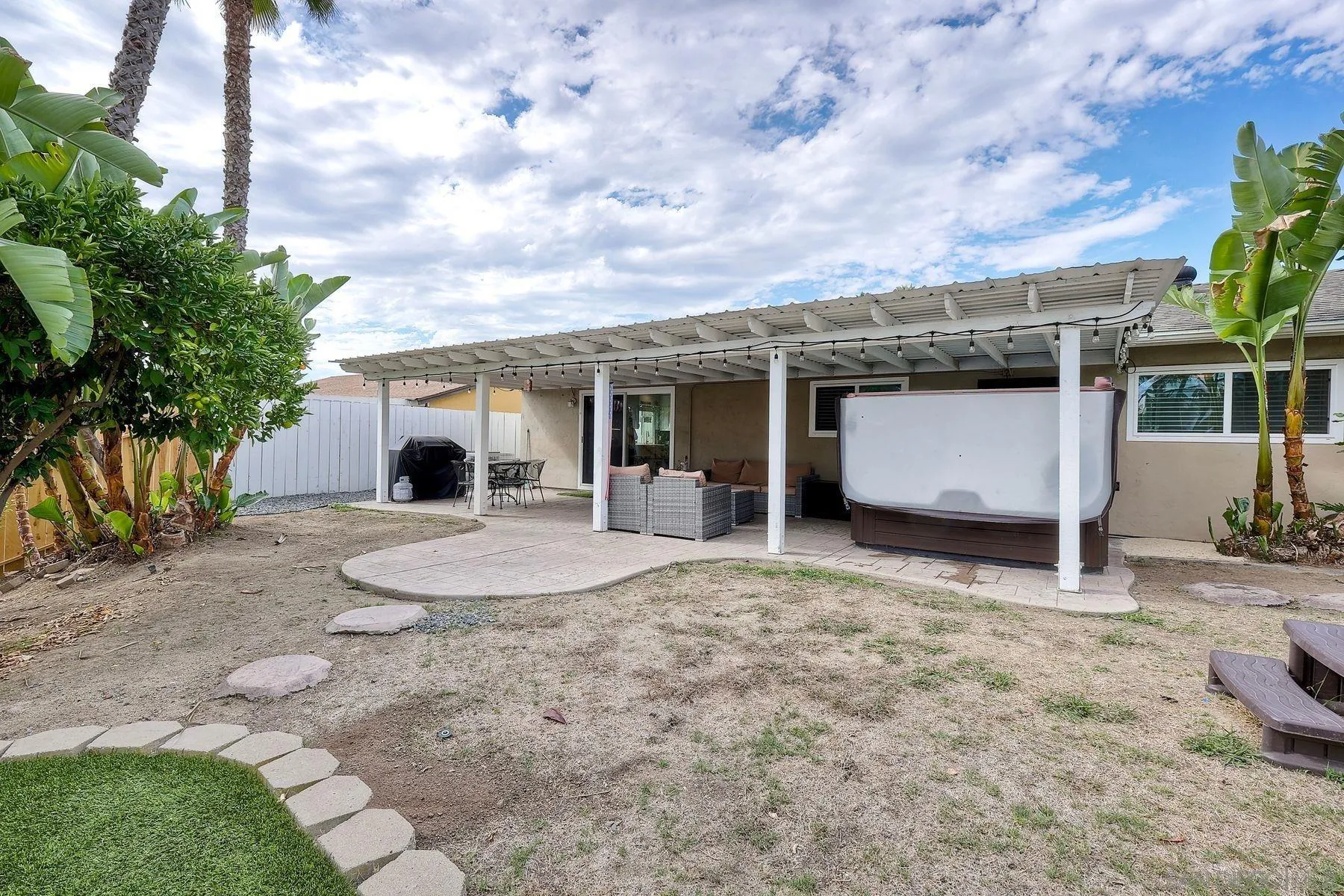 https://cdn.realtyfeed.com/cdn/127/250042307/436a98e4a4378c56eef9f81fde109d02.webp