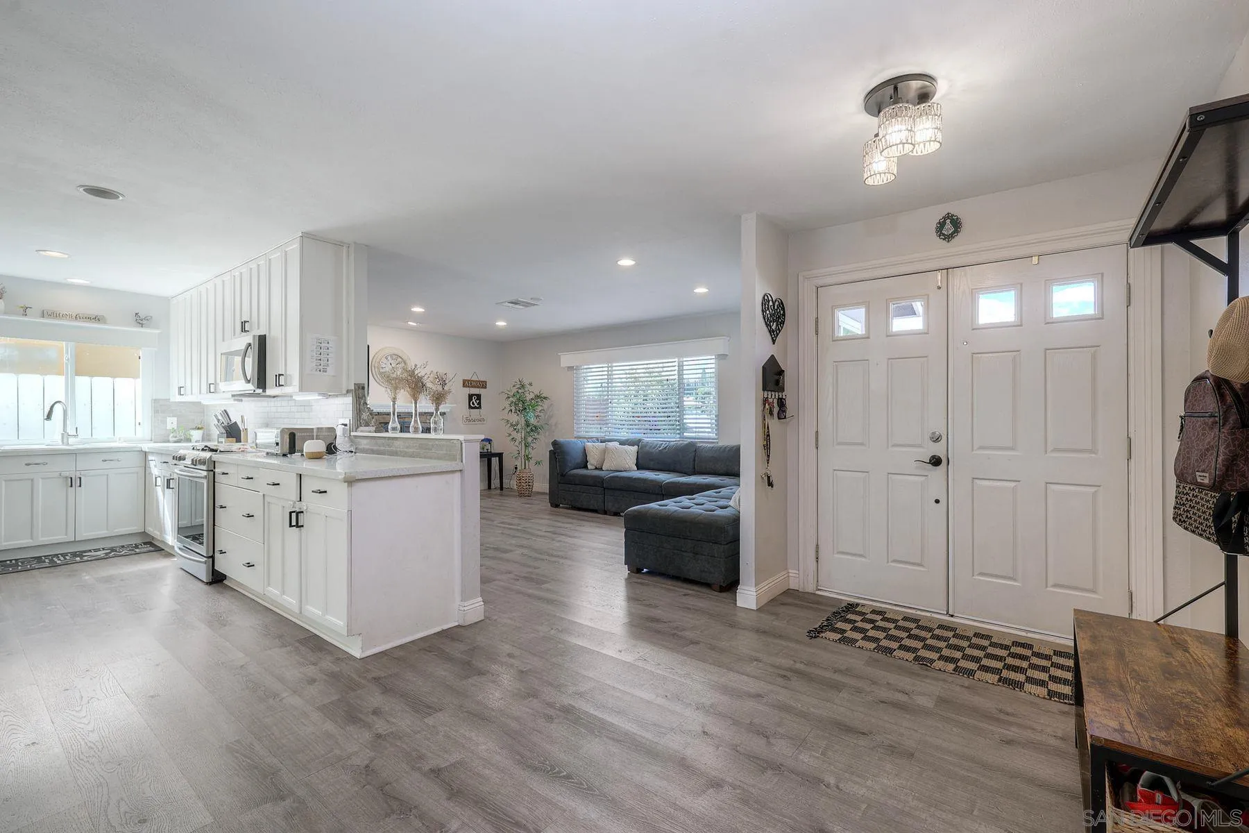 https://cdn.realtyfeed.com/cdn/127/250042307/9e7ae32602f1e2540da13a2f3c1cc61b.webp