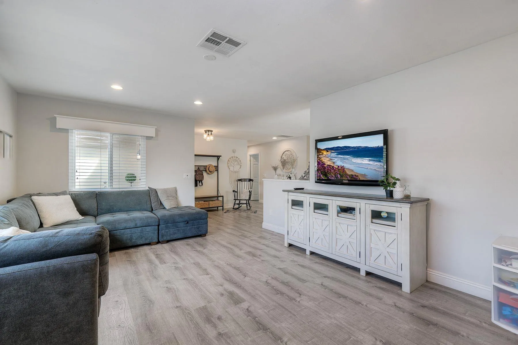 https://cdn.realtyfeed.com/cdn/127/250042307/e1e5fc36831c82524435d864737f5dfc.webp
