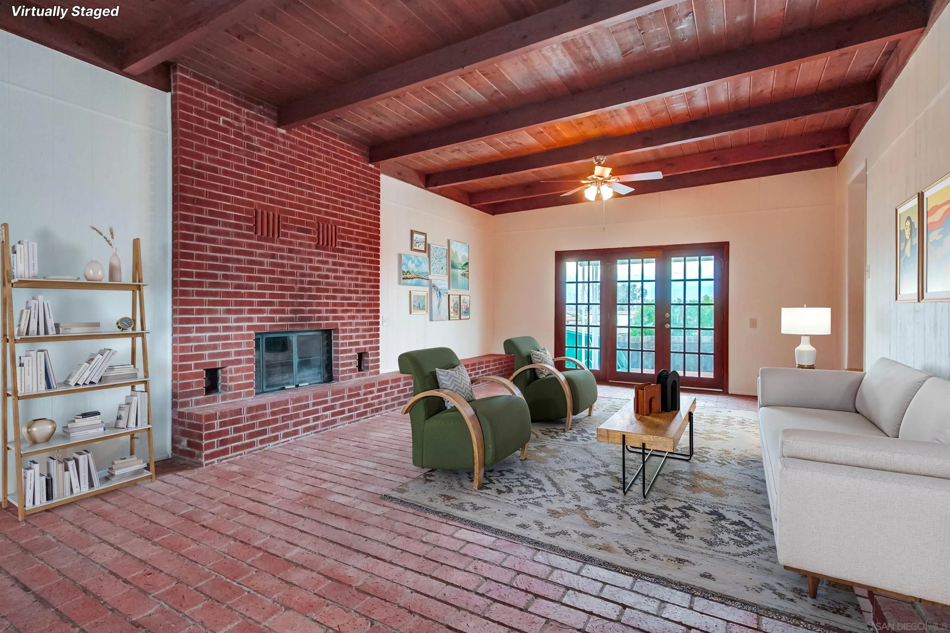 https://cdn.realtyfeed.com/cdn/127/250042320/aa4e2e30cf618c3a1897fee5a19d4234.webp