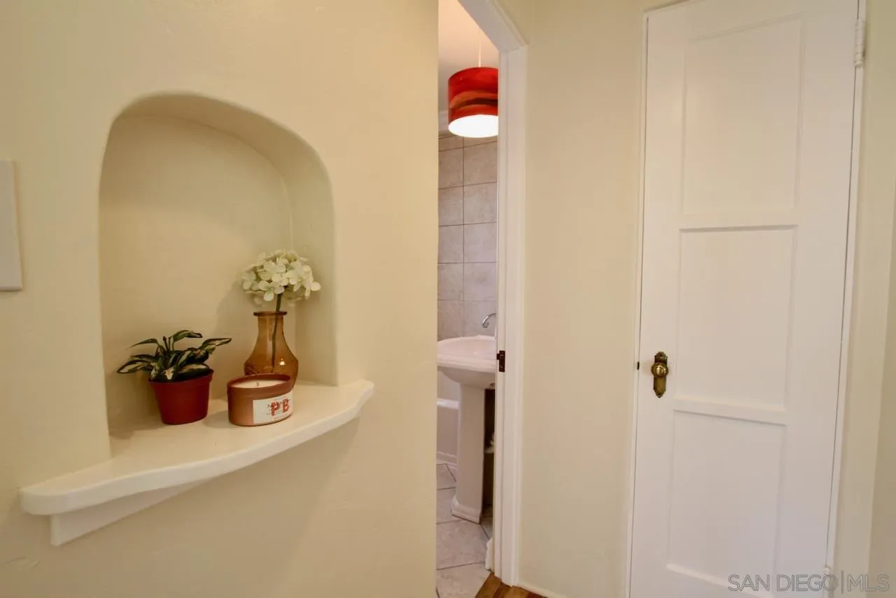 https://cdn.realtyfeed.com/cdn/127/250042324/761a3bd3dc63c514f74e0d7e8b85ebc1.webp