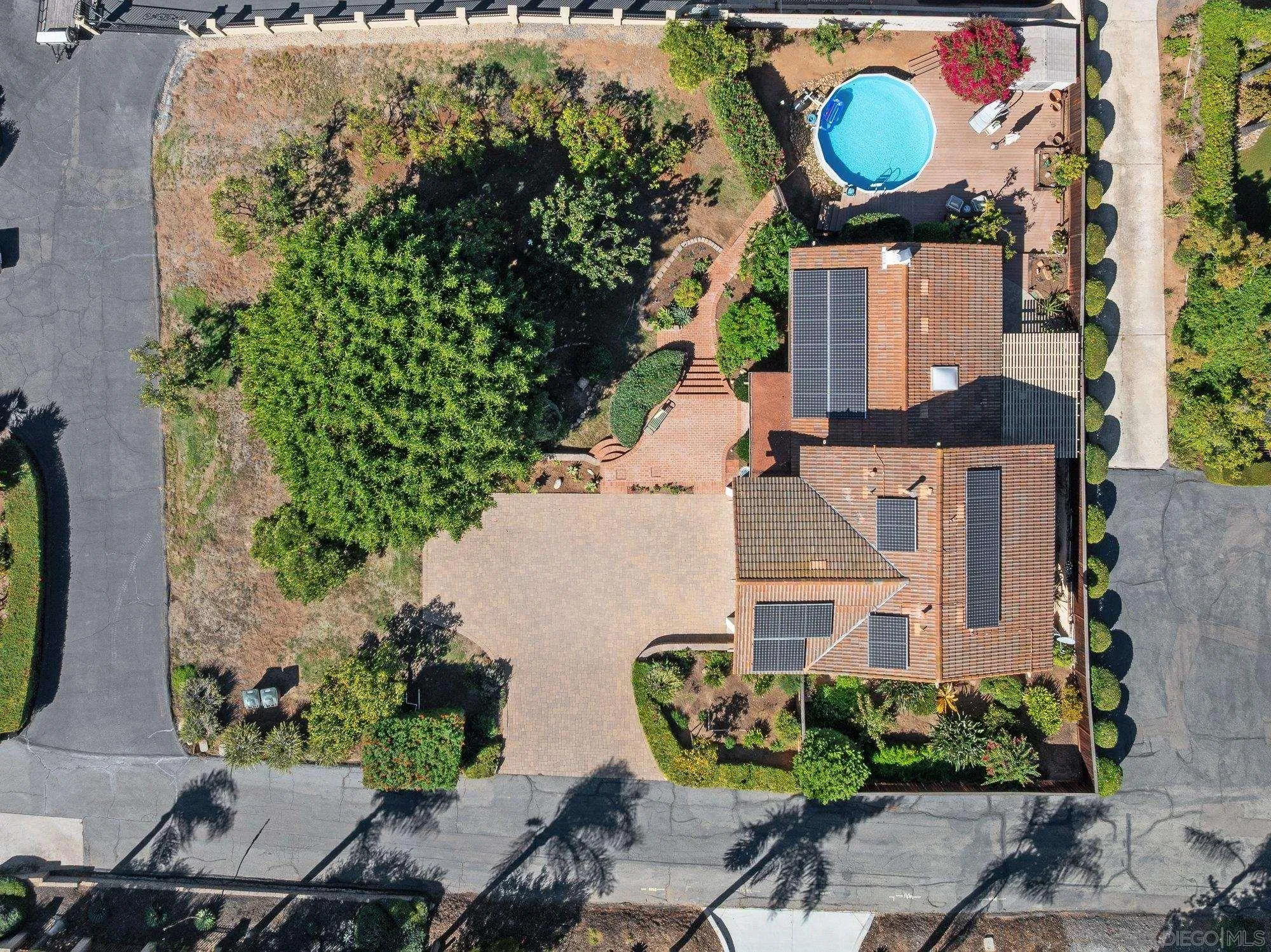 https://cdn.realtyfeed.com/cdn/127/250042330/0bffc60f0bb3a73f01c4cb6cba93437e.webp