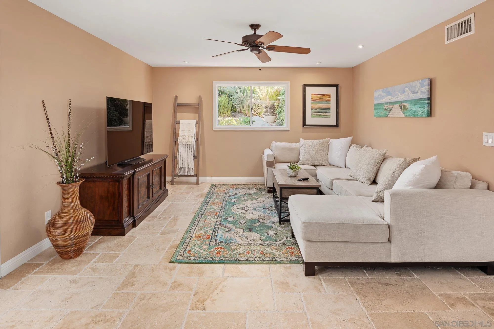 https://cdn.realtyfeed.com/cdn/127/250042330/53861d9361aa8dca6af197af3f89ae04.webp