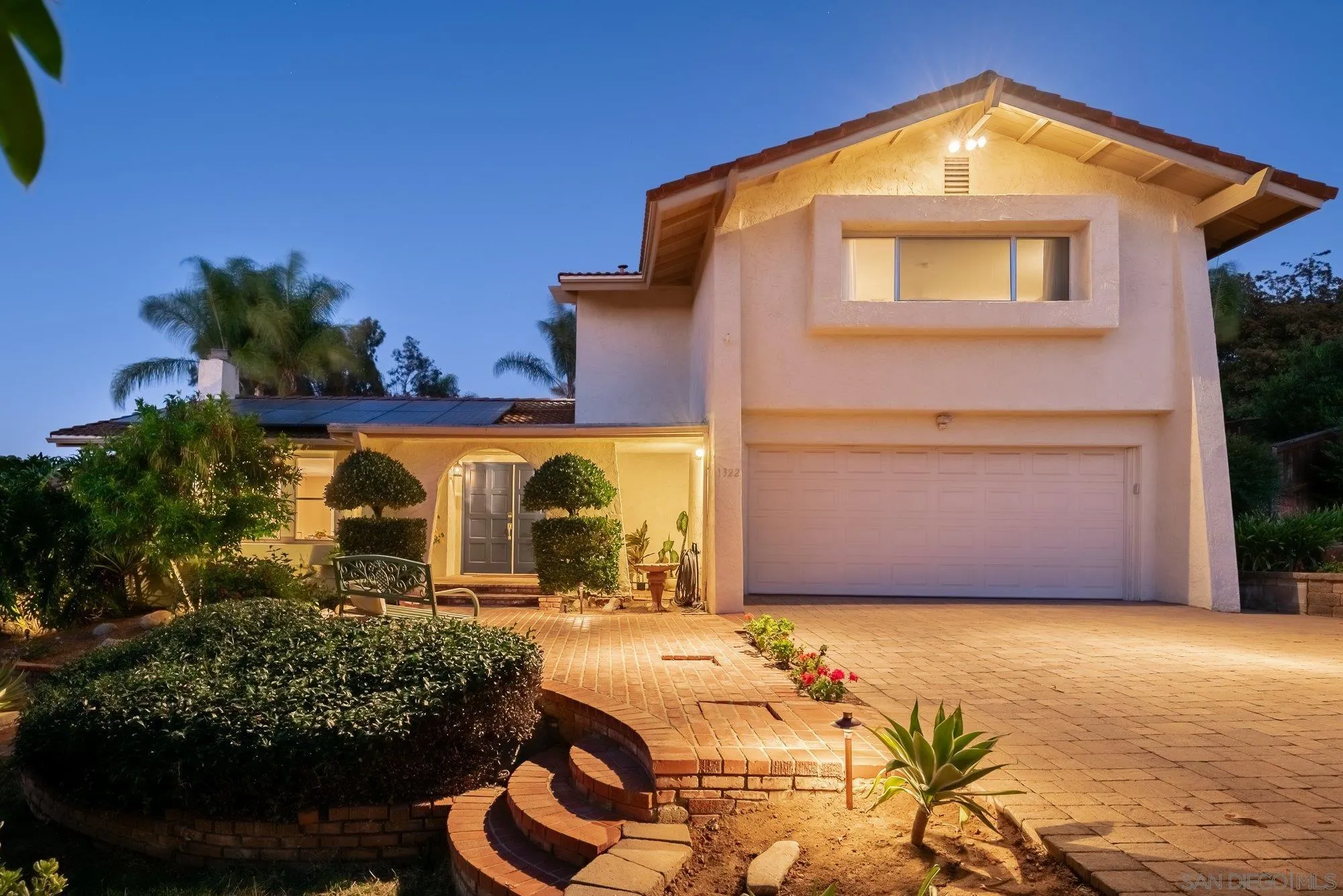 https://cdn.realtyfeed.com/cdn/127/250042330/8bb8ed64971380c9abd53d10842c2c01.webp